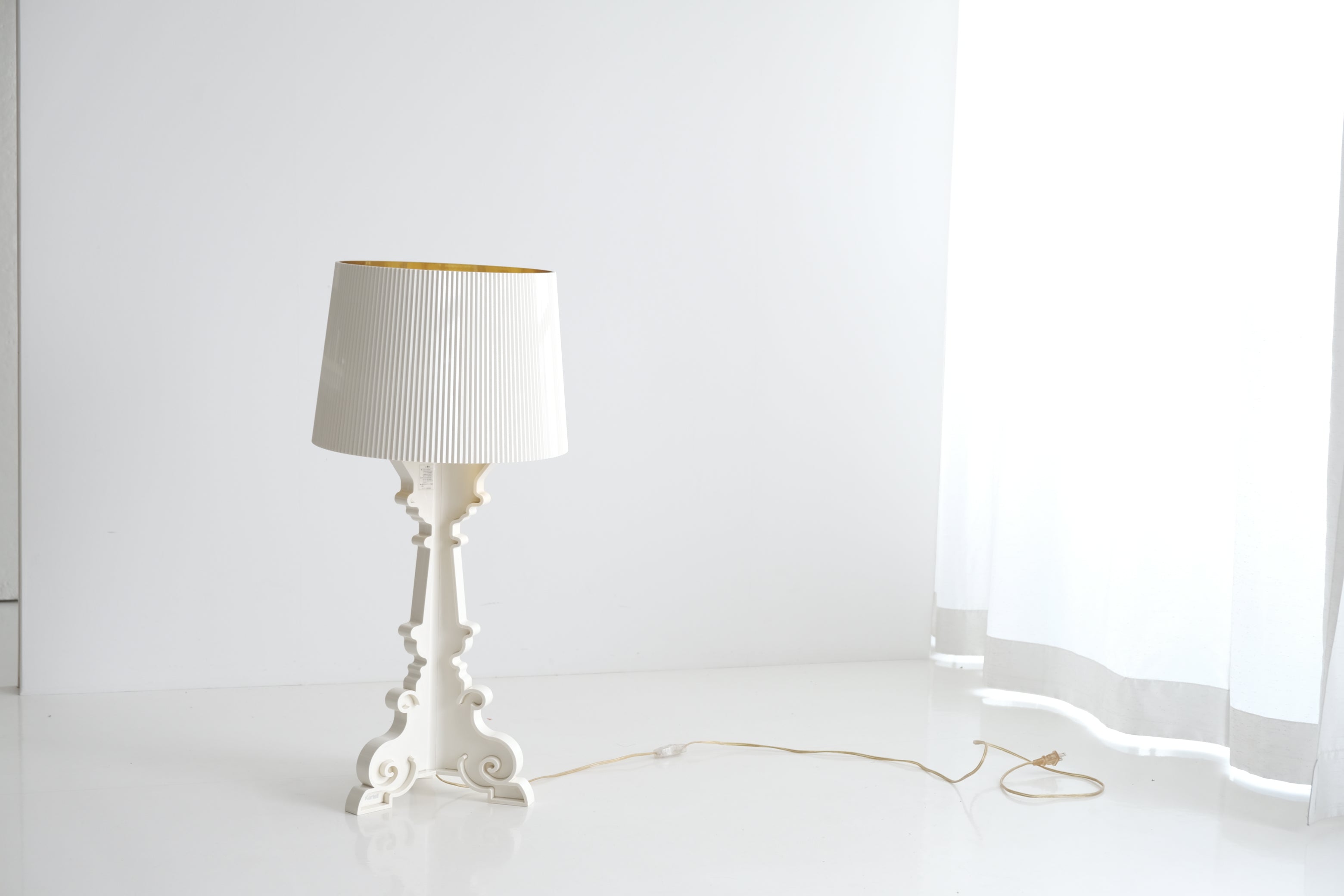 BOURGIE TABLE LAMP|Kartell × Ferruccio Laviani テーブルランプ(ホワイト)