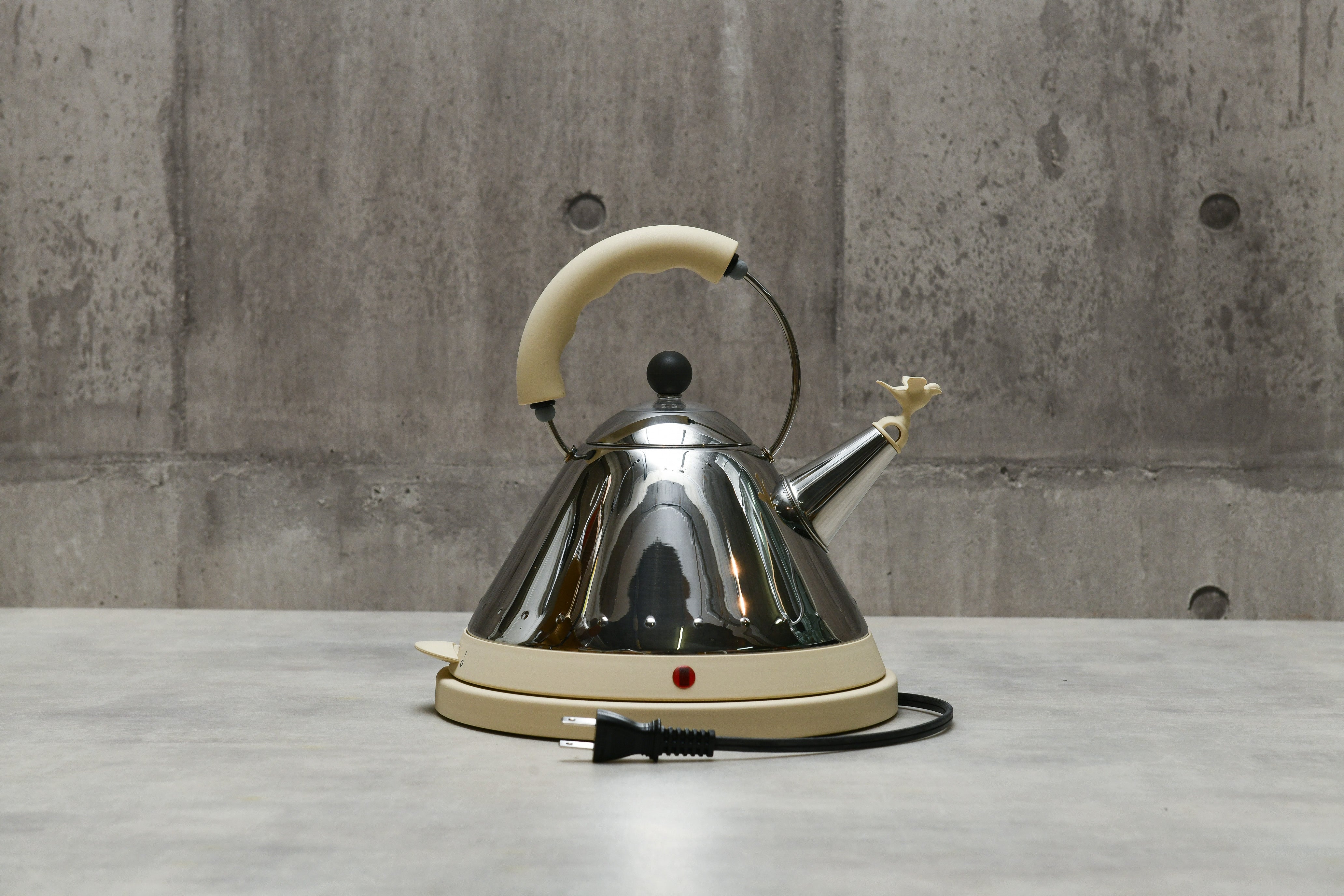 未使用】オフィチーナ・アレッシィ OFFICINA ALESSI バードケトル Bird Kettle マイケル・グレイブス Michae –  Helvetica