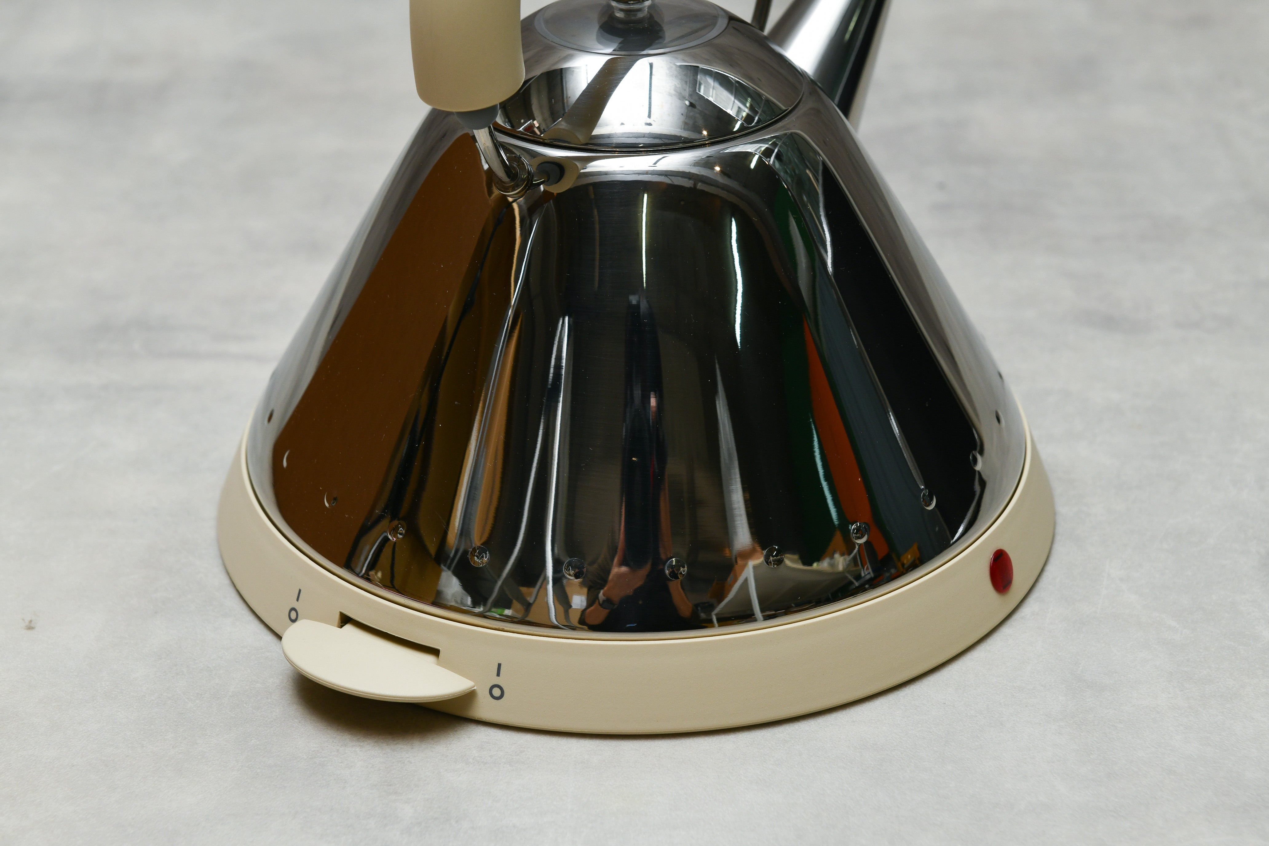 【未使用・デッドストック】ALESSI バードケトル MG32 WI/J|Michael Graves デザイン 電気ケトル ホワイトアイボリー 箱付き