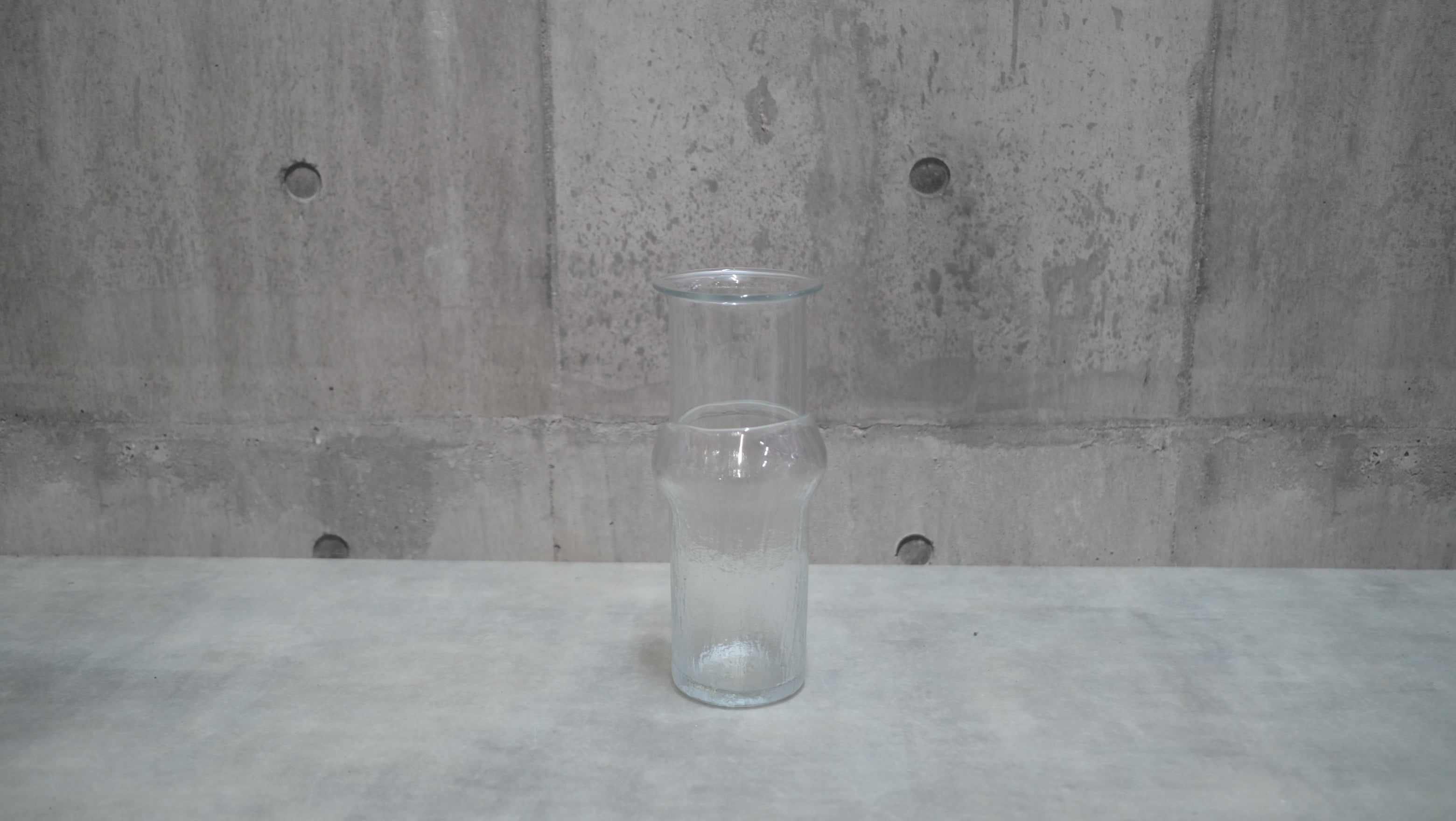 ティモ・サルパネヴァ 花瓶(ガラス)|FINLANDIAシリーズの技法による逸品