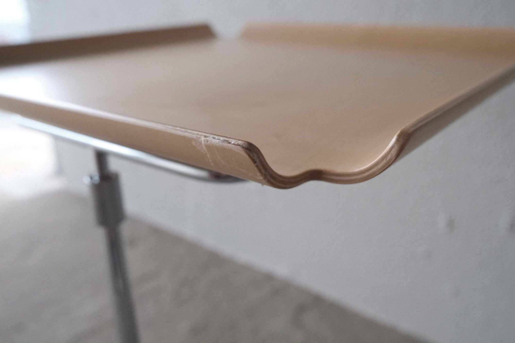 ジョージ・ネルソン トレーテーブル|Herman Miller|ナチュラル色・昇降式・2012年製