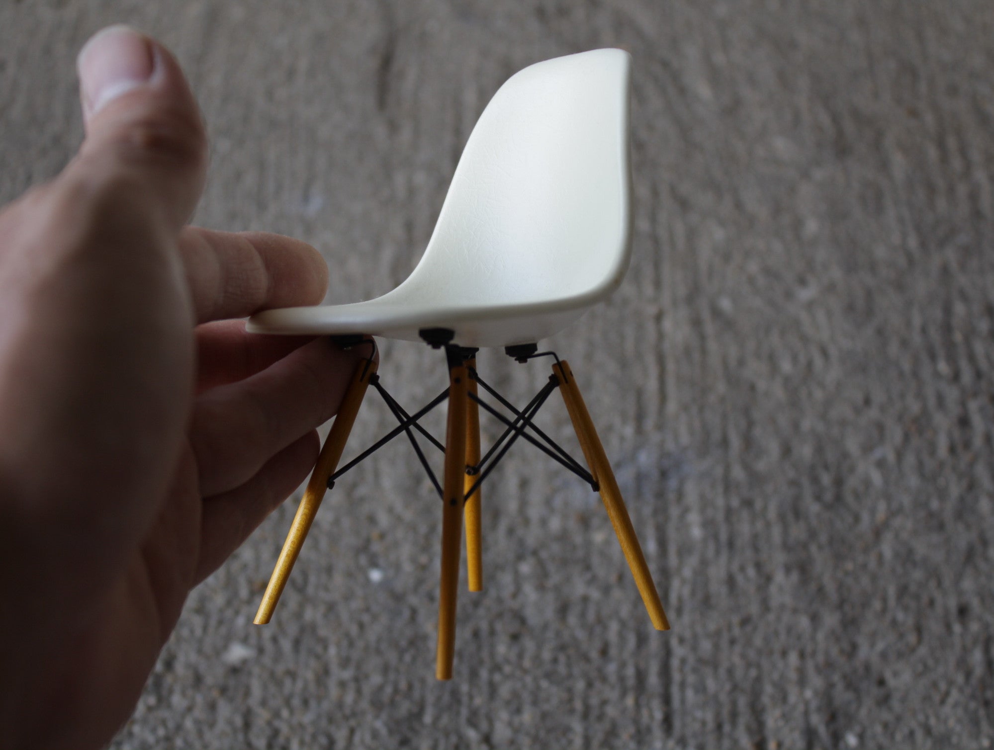 Charles & Ray Eames DSW ミニチュアチェア|Vitra製|1/6スケール|イームズ ヴィトラ社 正規品