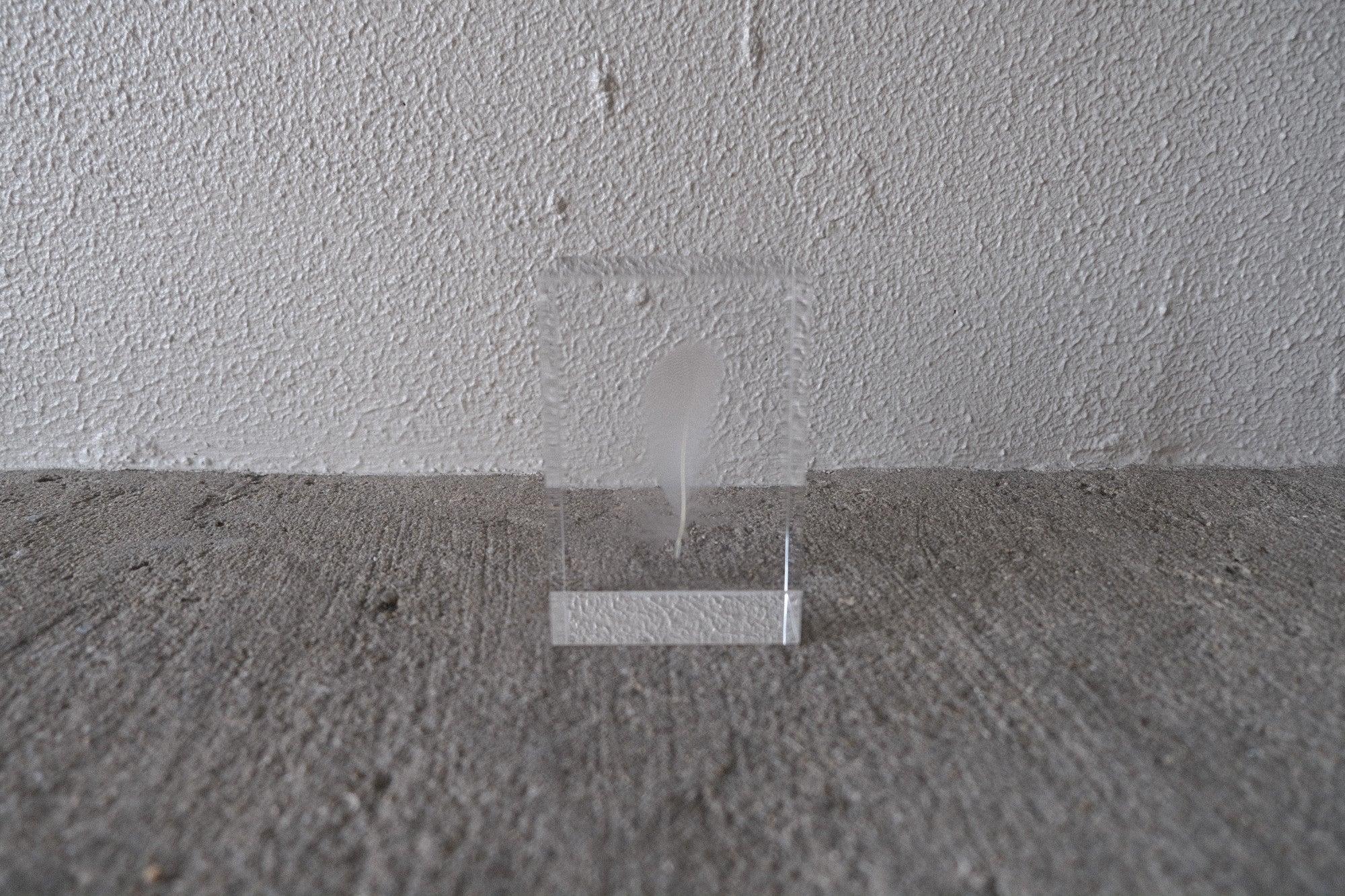 Shiro Kuramata Floating Feather(白) 倉俣史朗 アクリル シール付