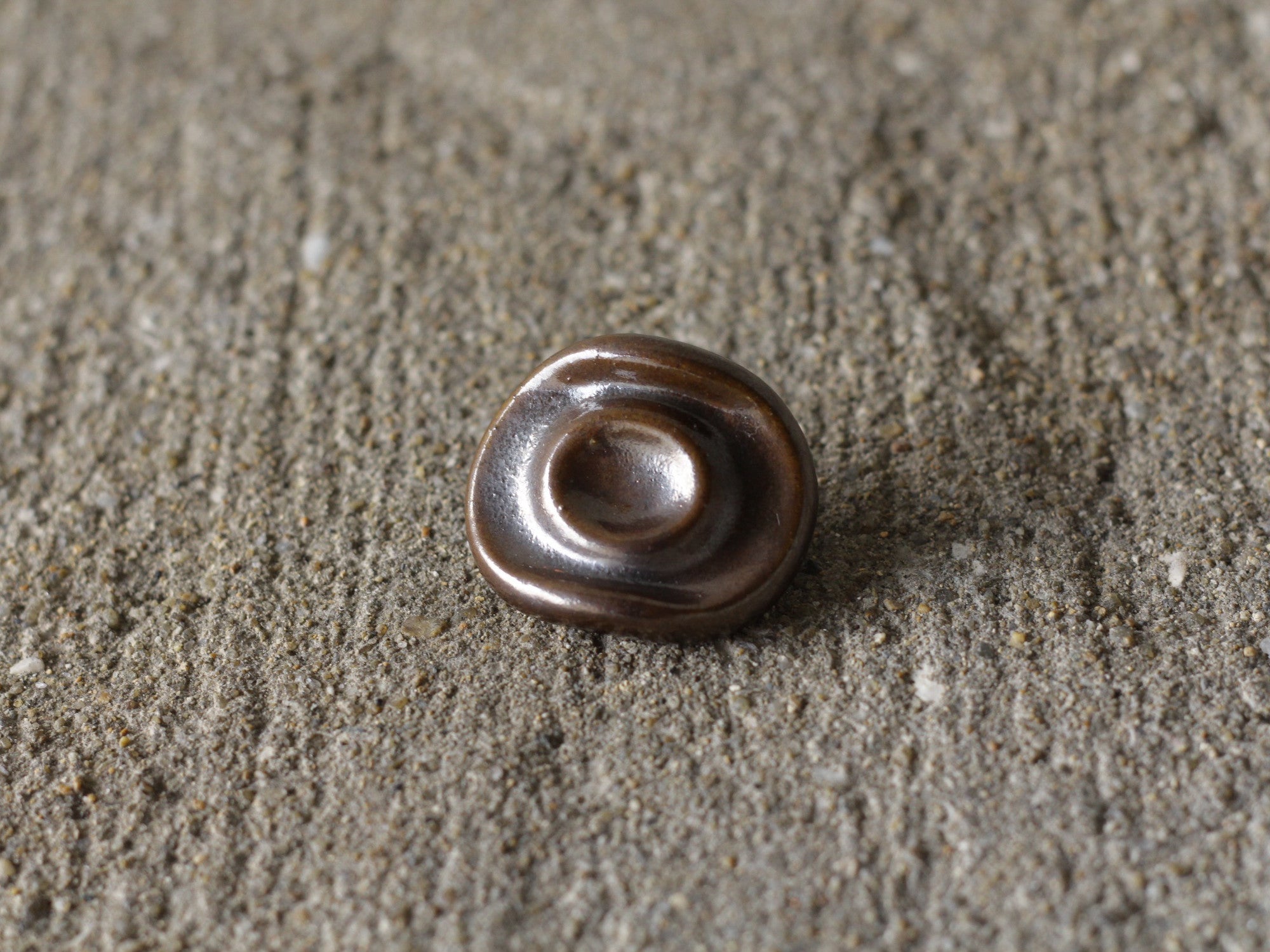 Lucie Rie ボタン|芸術新潮2010年 読者限定プレゼント|英国陶芸の逸品