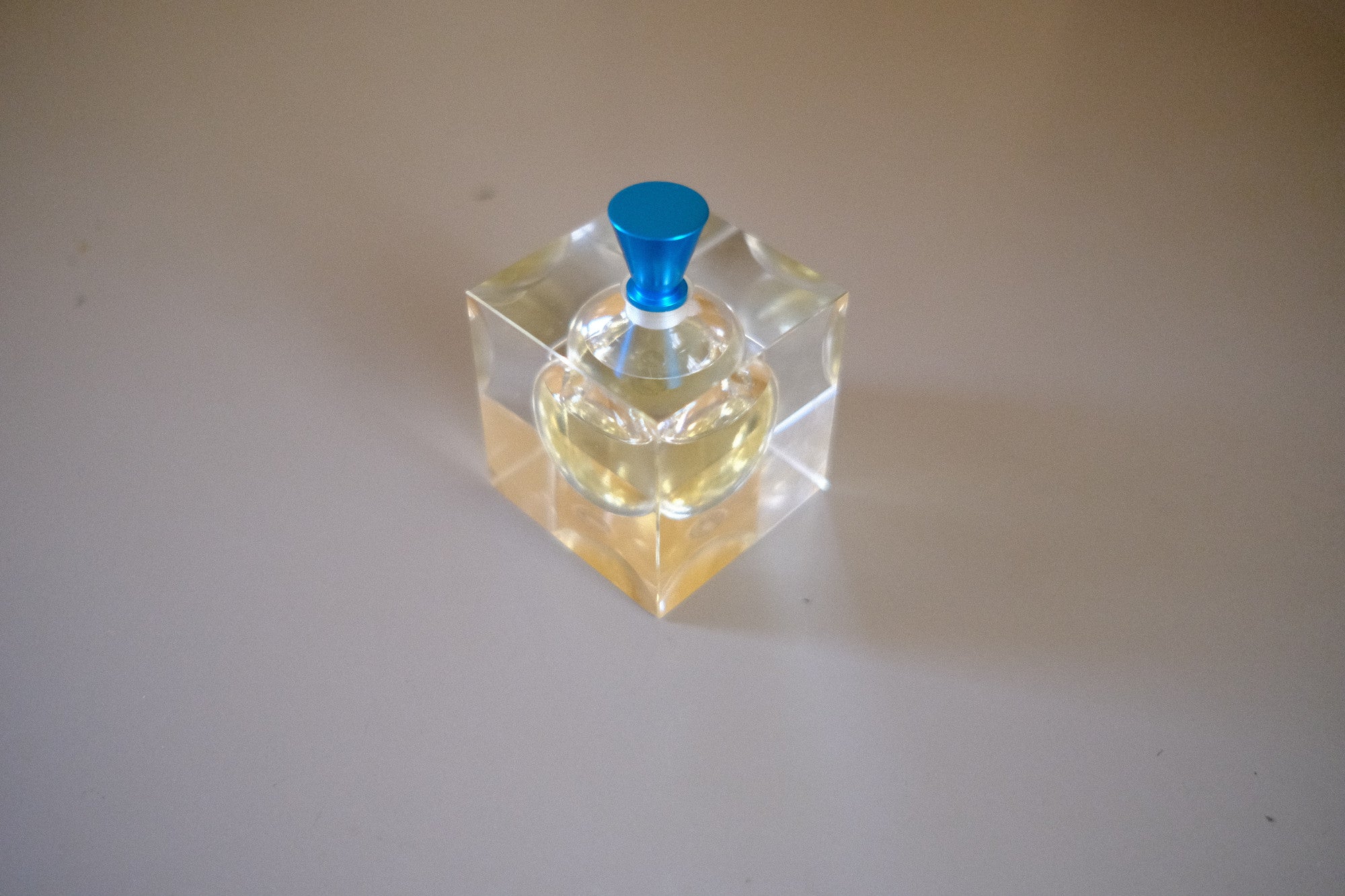 【底面に小欠けあり】倉俣史朗 エディション|Shiro Kuramata L'EAU D'ISSEY イッセイミヤケ 香水パッケージ