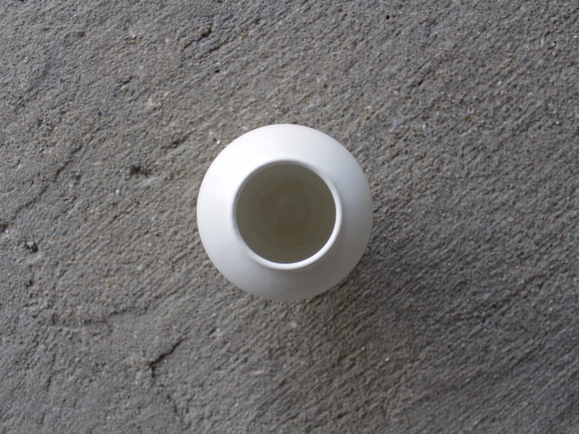 グイド・デ・ザン本人制作|白磁の花器 一点物アート作品【ミラノのアトリエから】