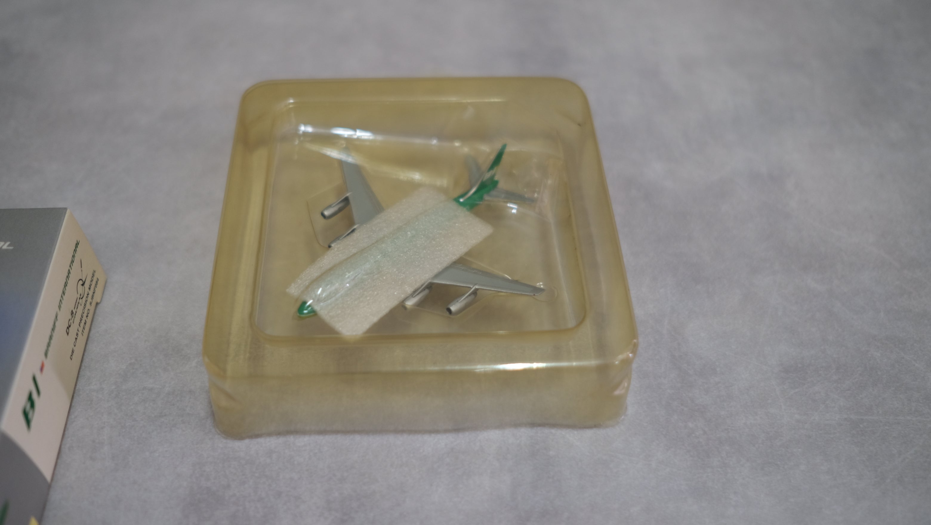模型飛行機 BRANIFF INTERNATIONAL ブラニフ航空［グリーン］StarJets DC-8-50 1:500