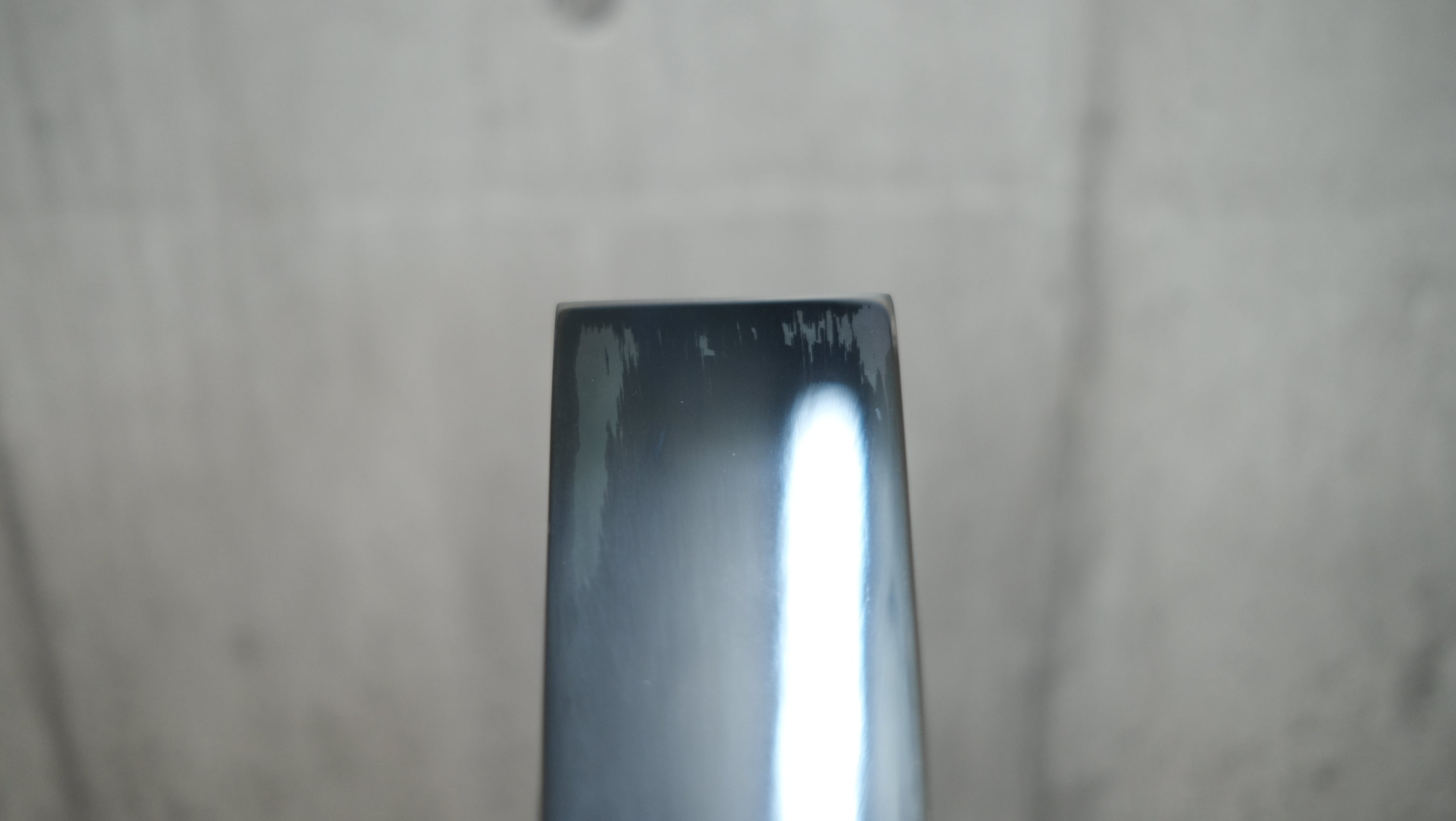 【限定品｜ALESSI】ザハ・ハディッド フラワーベース “CREVASSE” ブラック エディション999
