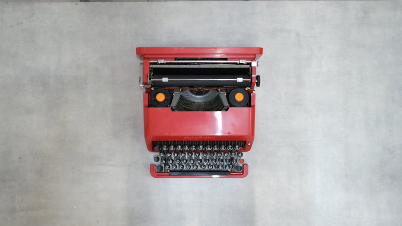 オリベッティ olivetti バレンタイン Valentine タイプライター 赤いバケツ エットーレ・ソットサス Ettore Sottsass スペイン製 MoMA所蔵品