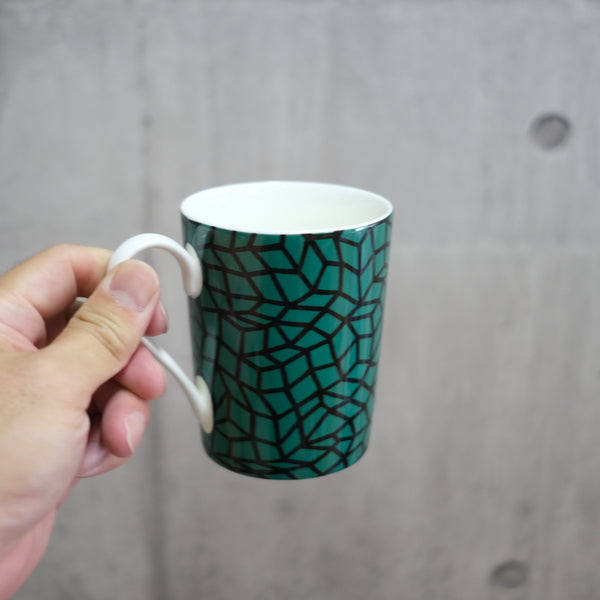 限定500個】草間彌生 Yayoi Kusama Official マグカップ 1998年 Infinity Nets 緑 エディション –  Helvetica