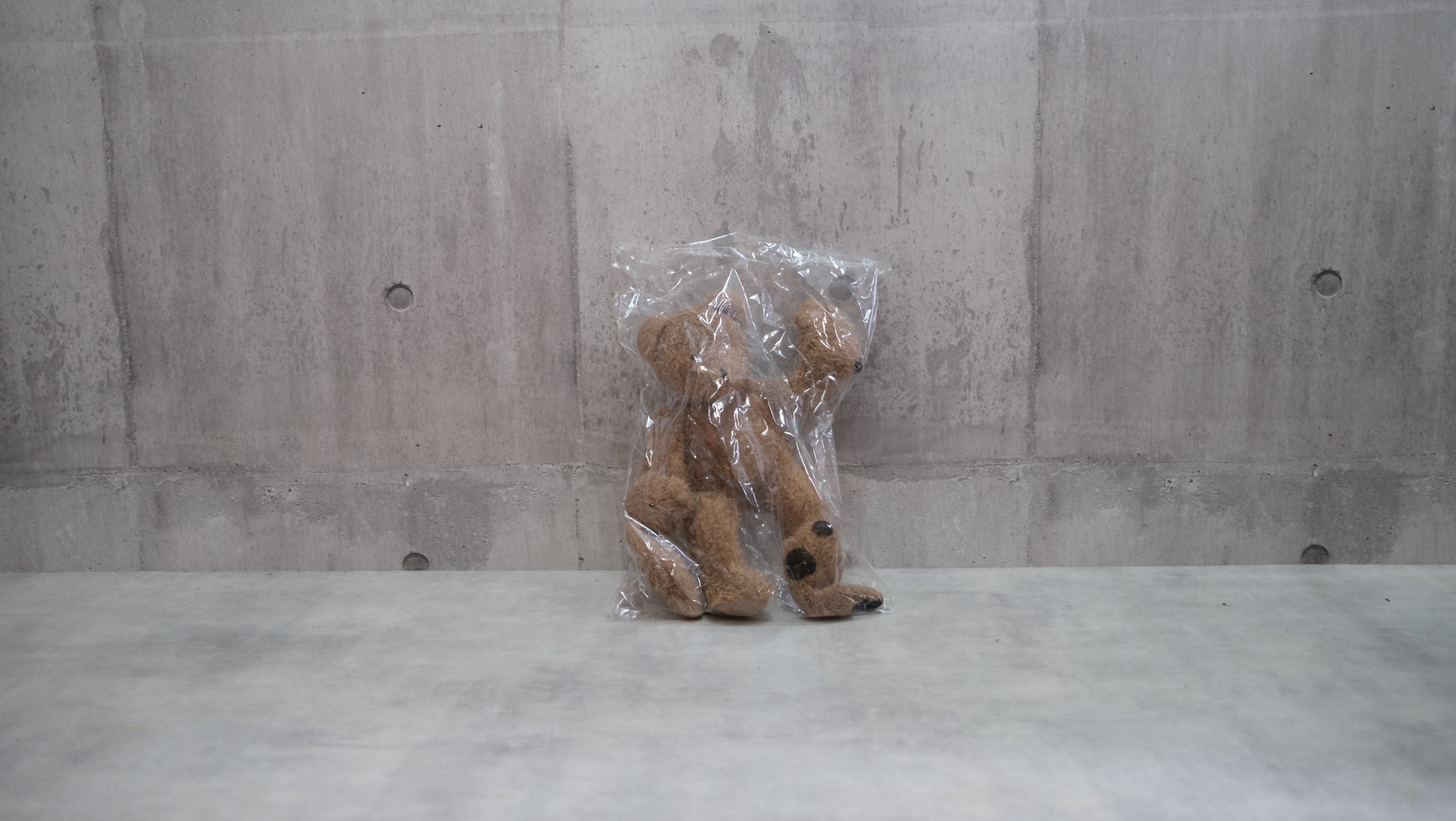 静かに寄り添う、デザインの贈りもの｜フィリップ・スタルク Teddy Bear Band