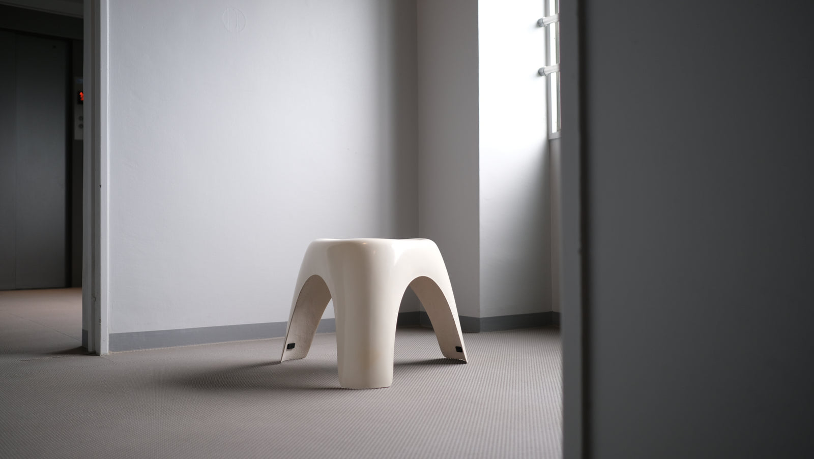 希少】柳宗理 エレファントスツール Elephant Stool ハビタ Habita Chair Yanagi Sori 白 ホワイト –  Helvetica