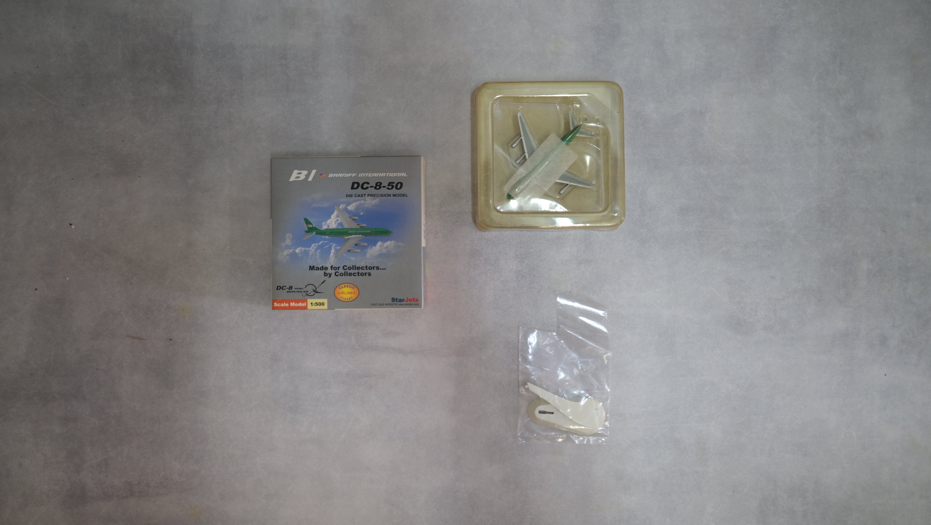 模型飛行機 BRANIFF INTERNATIONAL ブラニフ航空［グリーン］StarJets DC-8-50 1:500