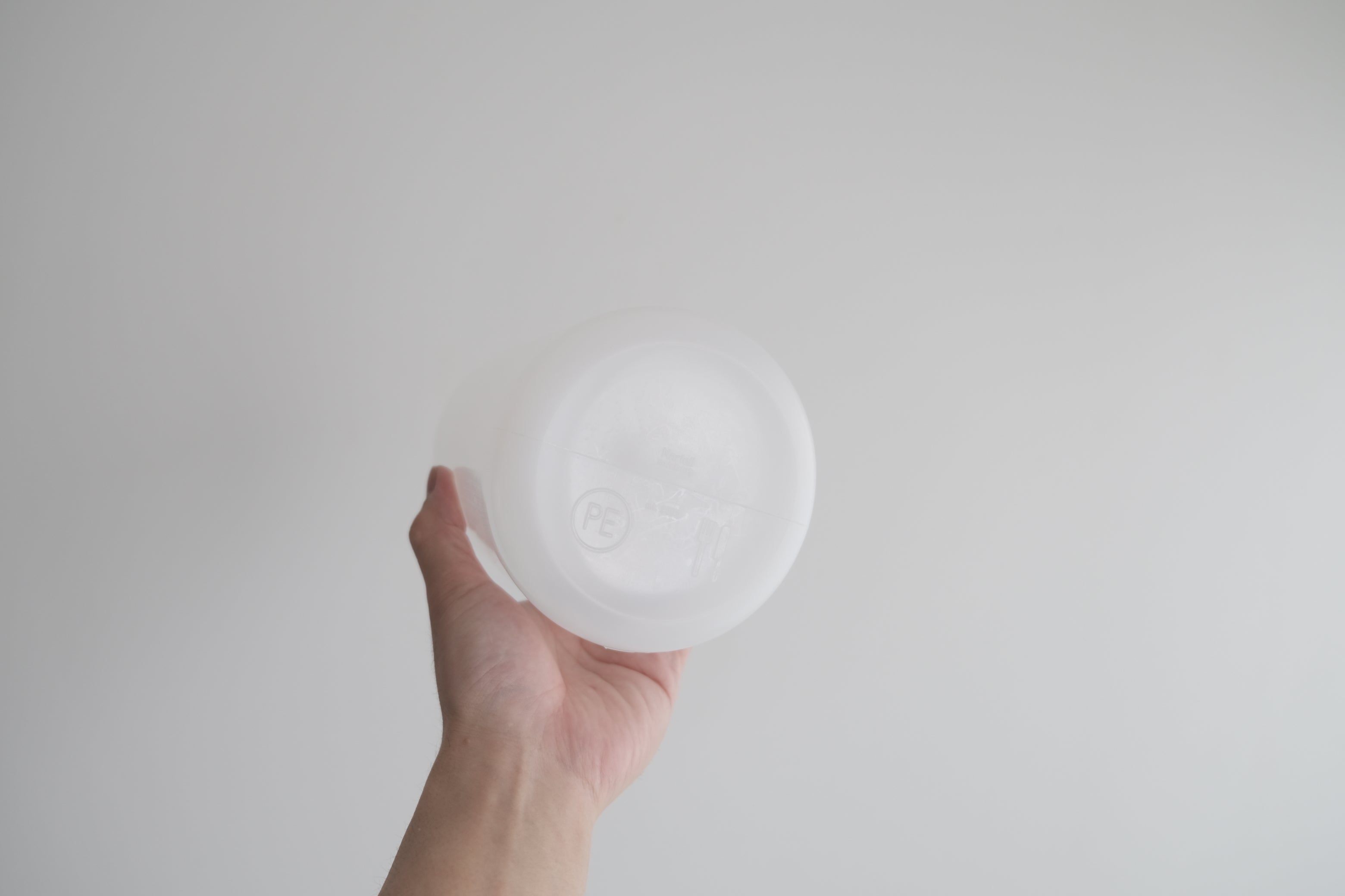 Kartell ラボ用PEボトル ホワイト 2000ml｜実験器具の静脈美