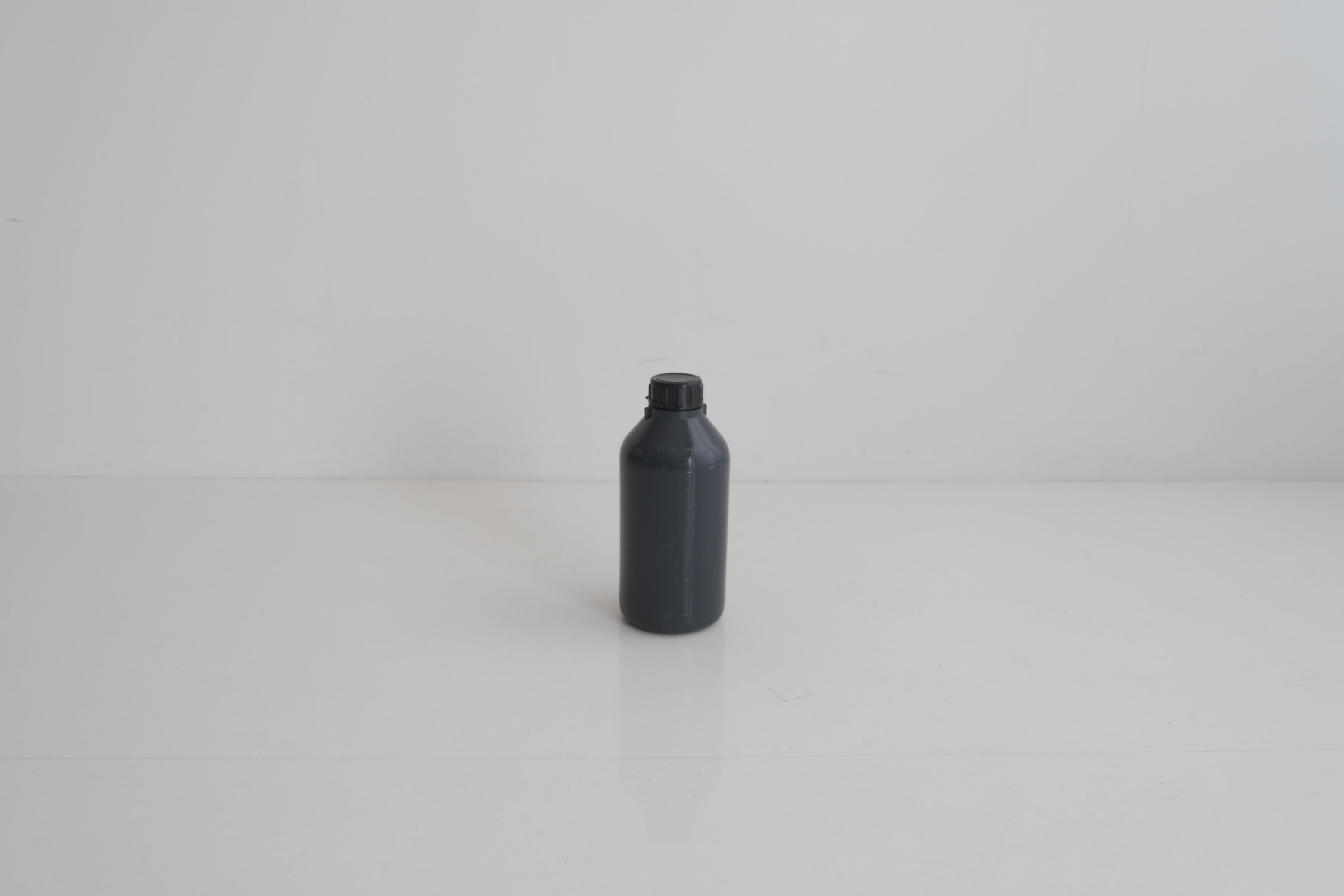 Kartell ラボ用PEボトル 1000ml｜工業の寸法、暮らしの余白