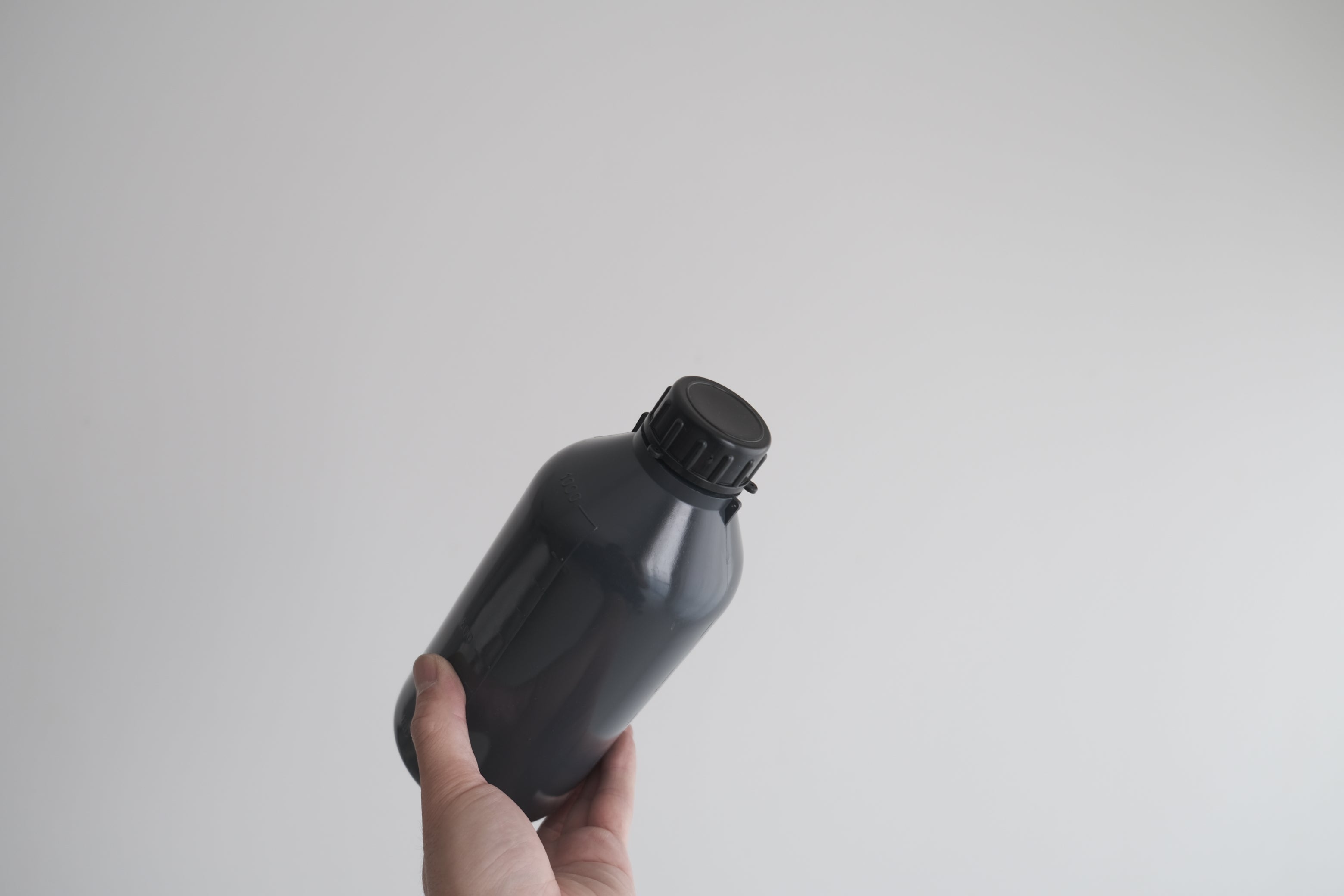 Kartell ラボ用PEボトル 1000ml｜工業の寸法、暮らしの余白