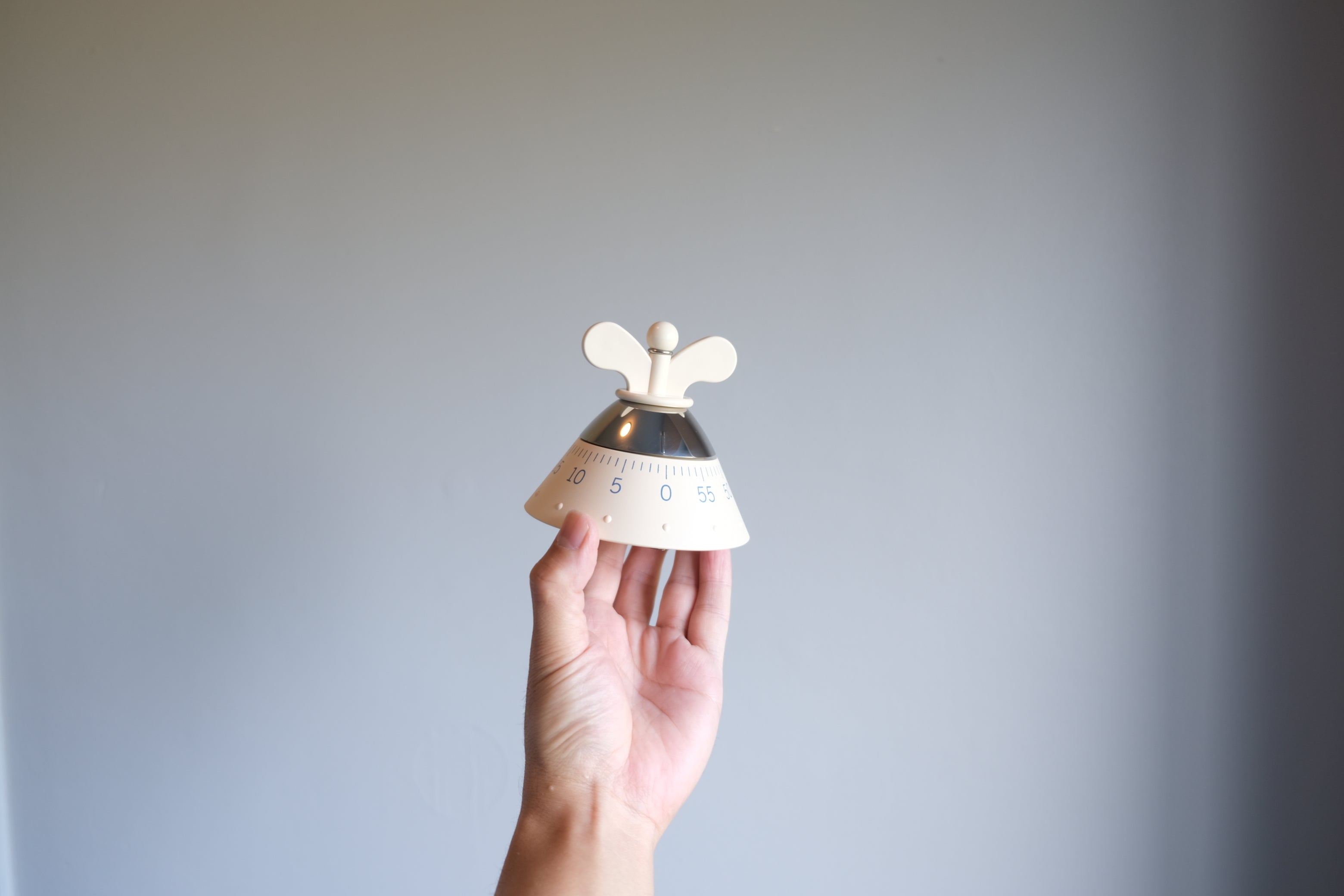 暮らしに響く小さなベル｜Michael Graves for Alessi