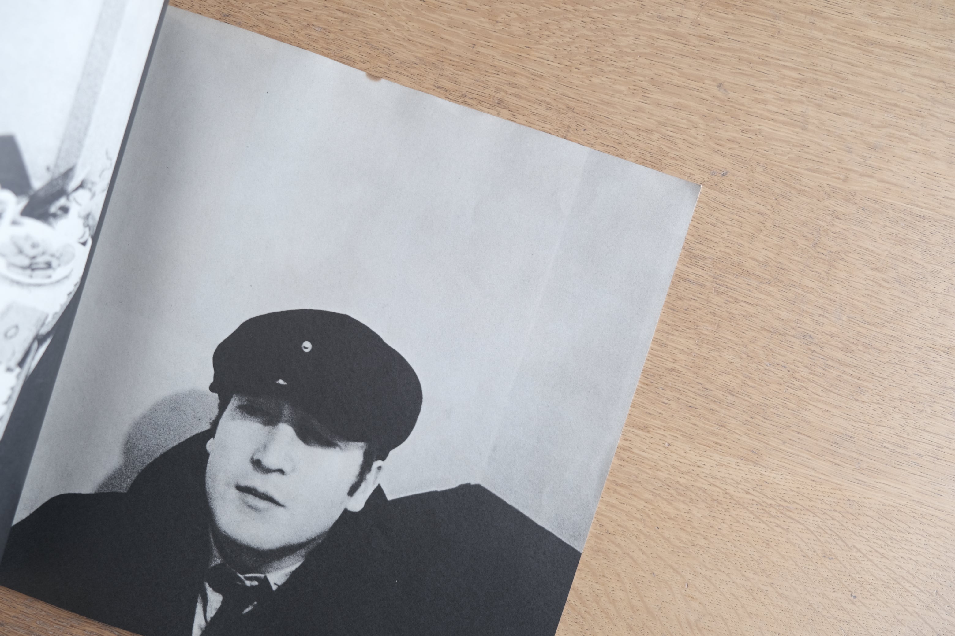 ビートルズ The Beatles「Beatles Ltd」1964年 ツアープログラム｜US再版｜Robert Freeman