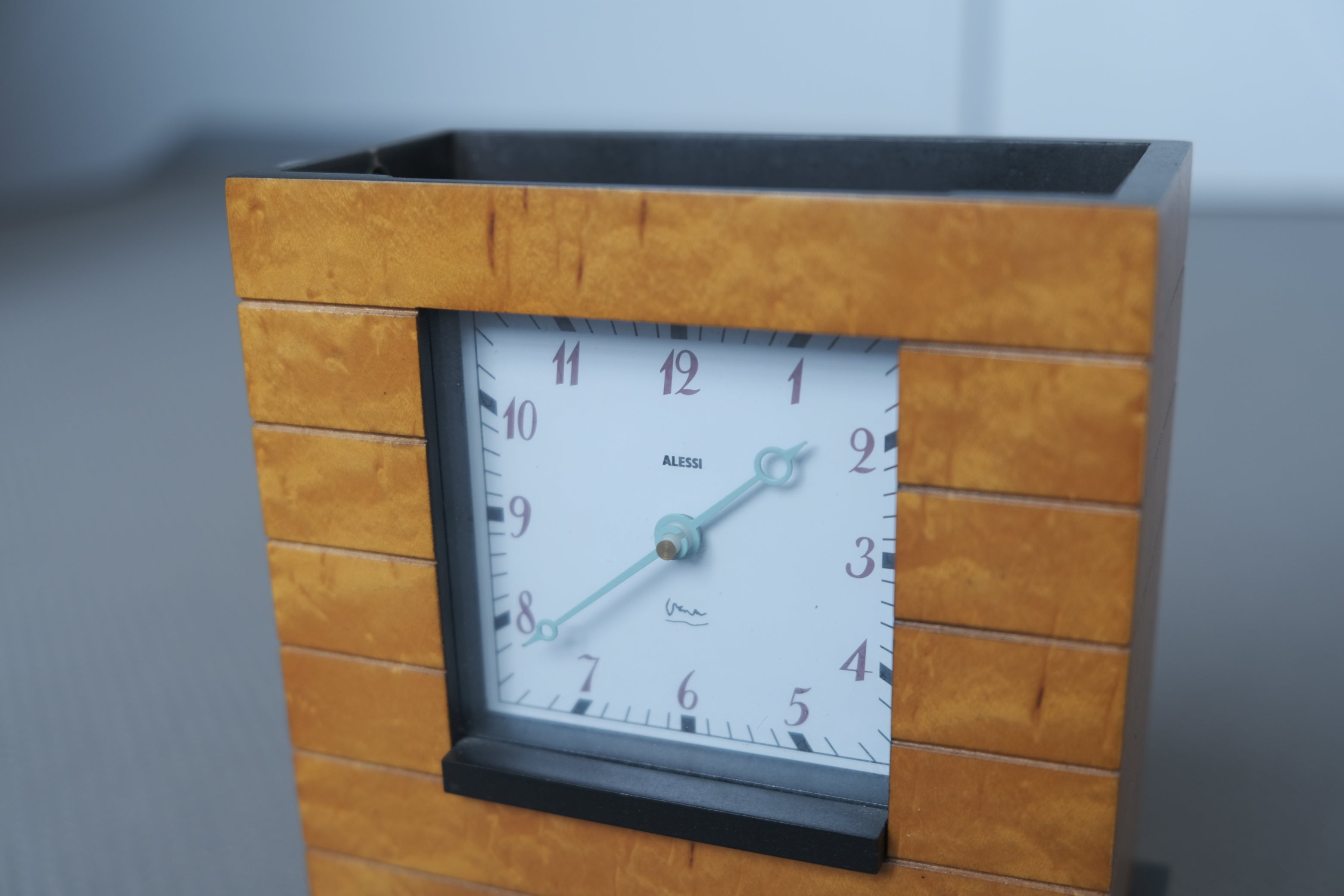 マイケル・グレイブス Mantel Clock｜Alessi 置き時計 ポストモダン