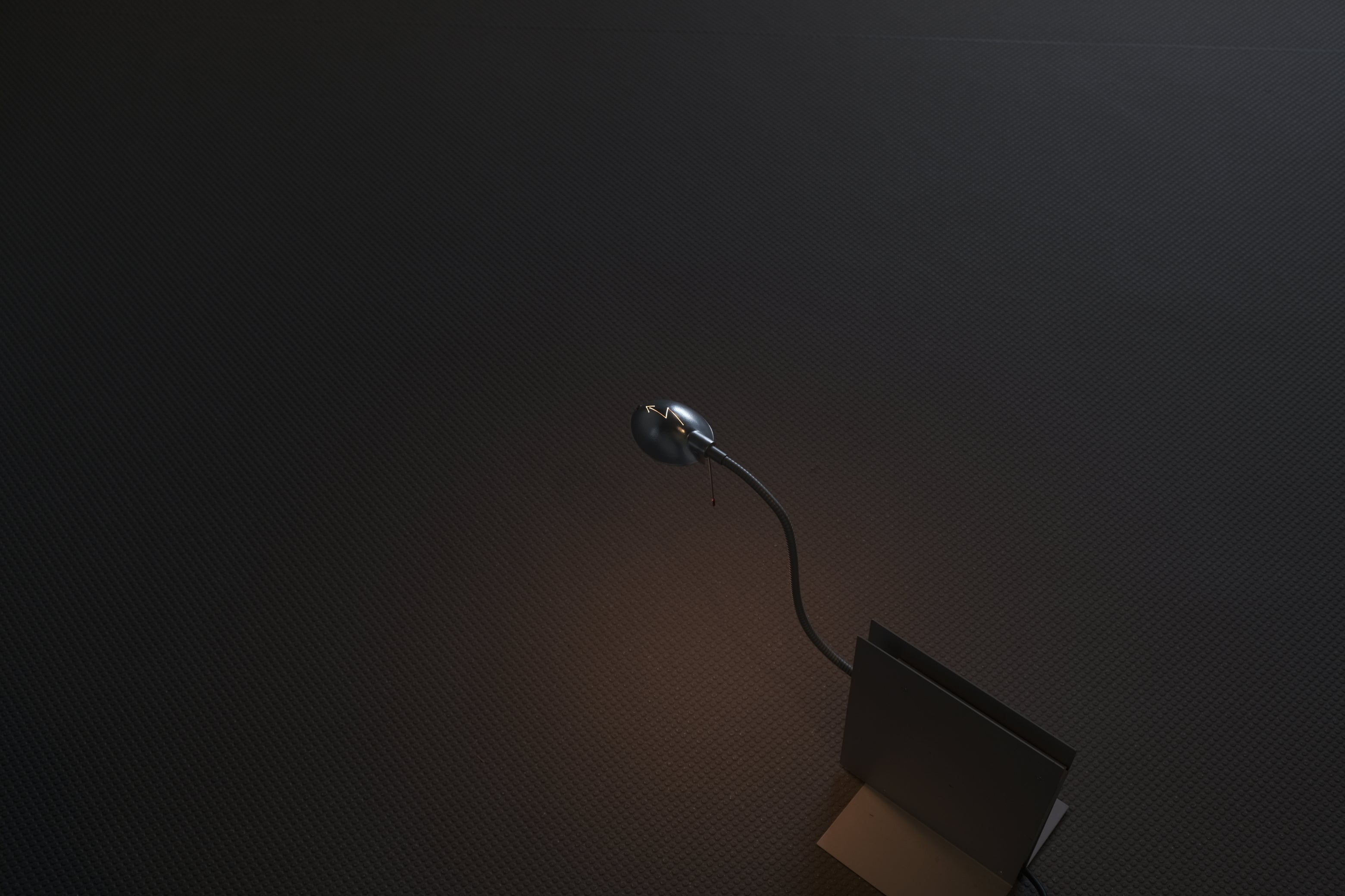 OSKAR Lamp｜Ingo Maurer × Studio NOI｜ブックエンド機能付きテーブルランプ（赤ツマミ残存個体）