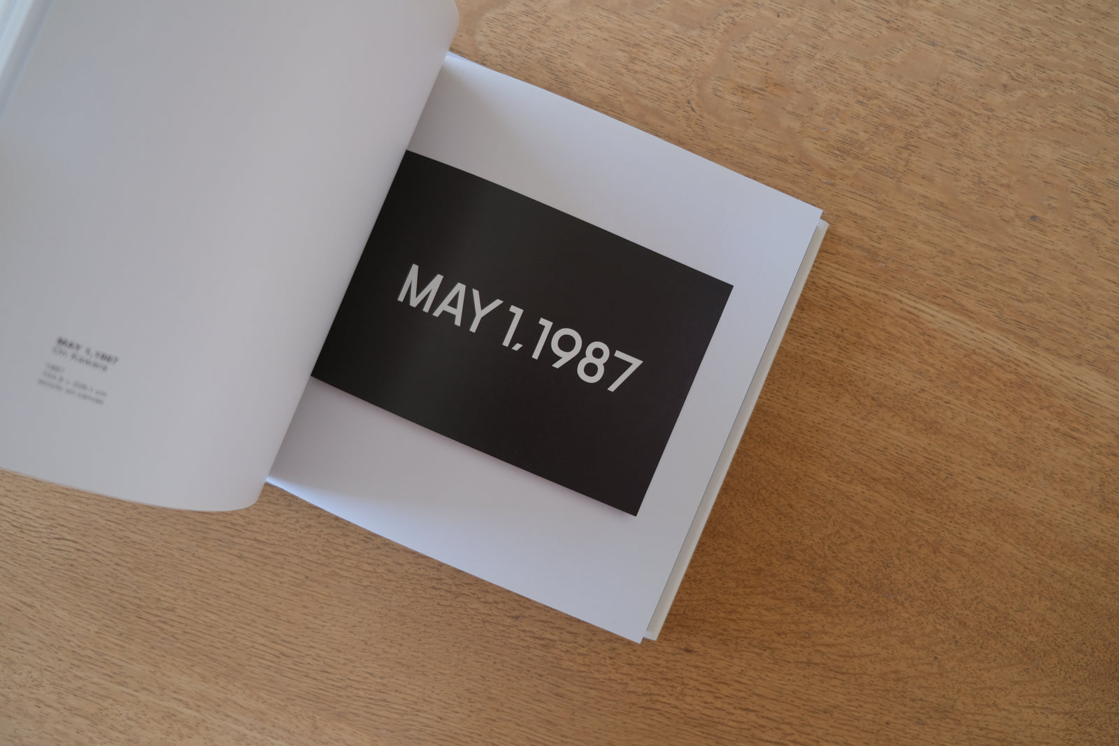 温故知新 On Kawara & Donald Judd 河原温 ドナルド・ジャッド – Helvetica