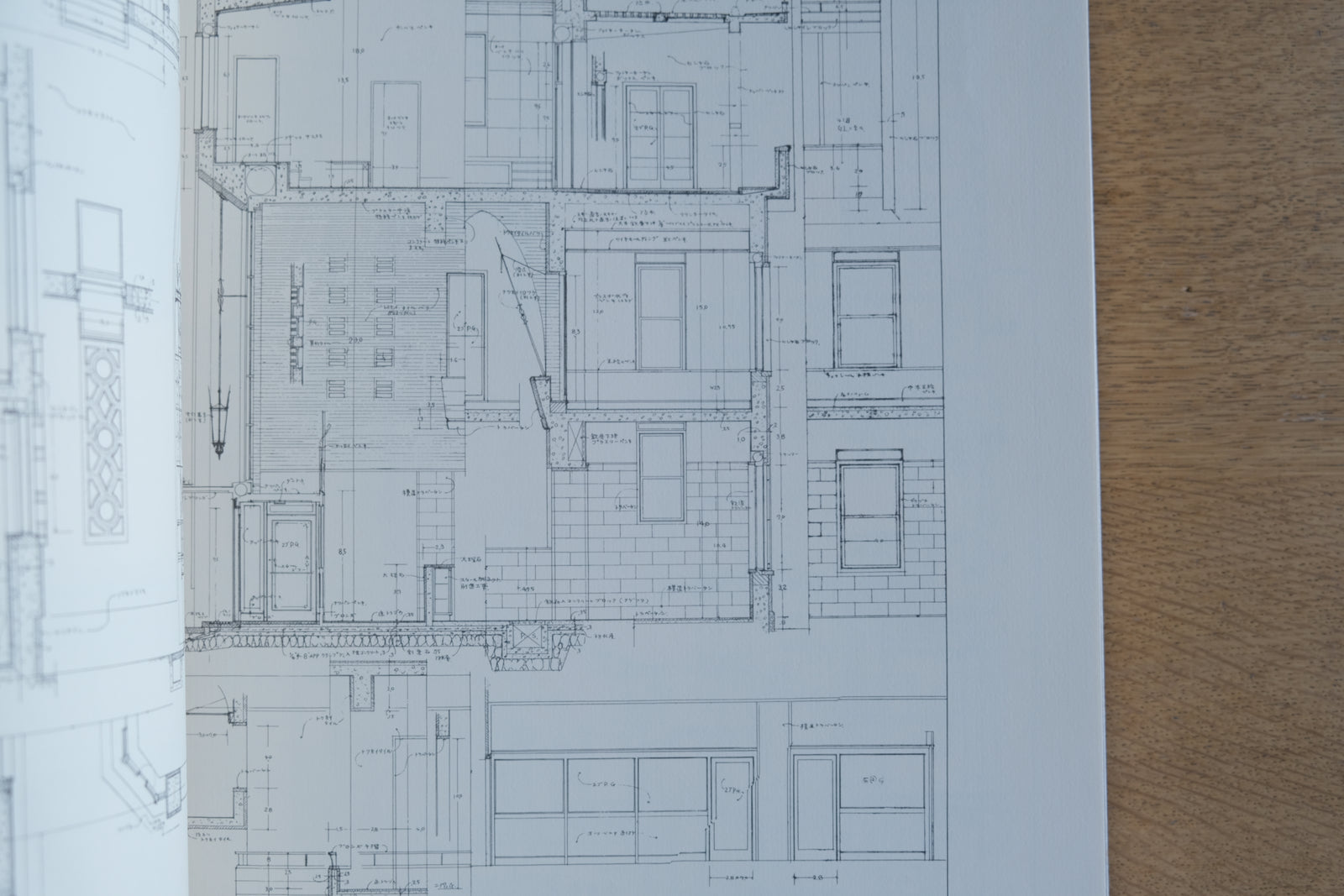 村野藤吾建築図面集［8巻セット］図面集写真シート16葉完備 – Helvetica
