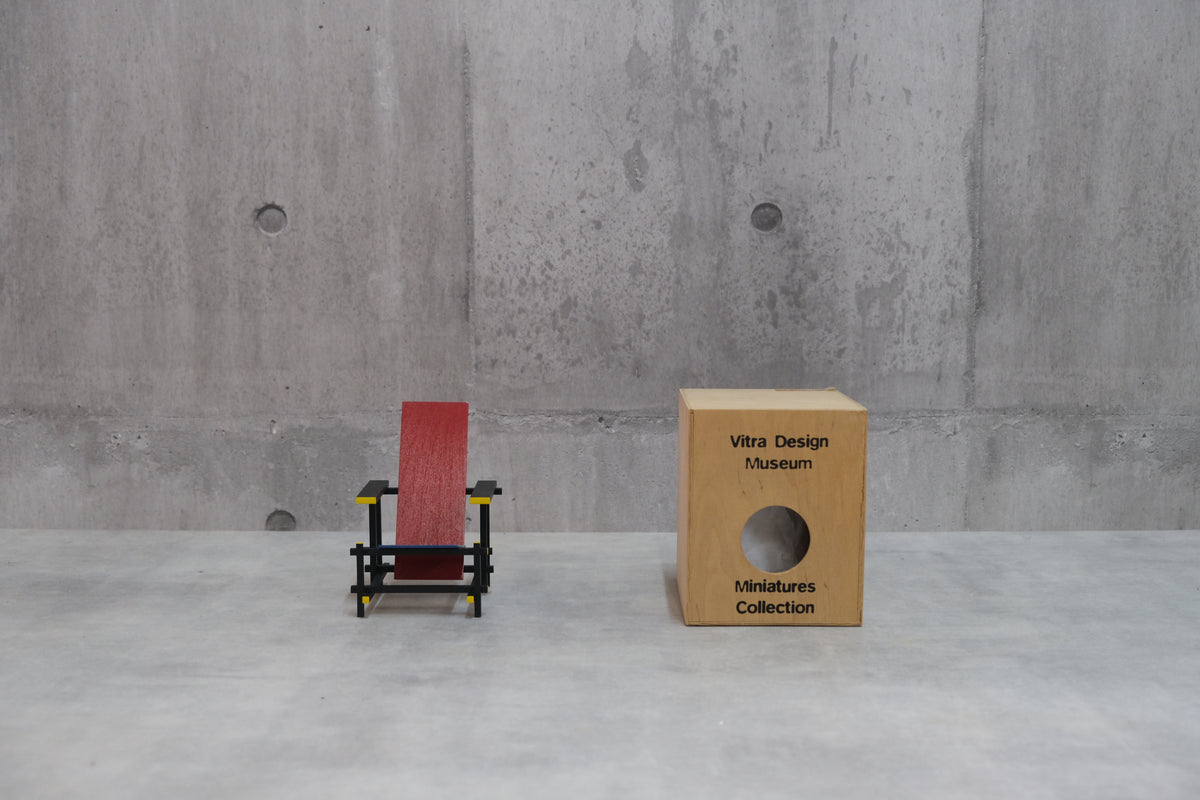 Red and Blue Chair ミニチュア｜Gerrit Rietveld × Vitra Design Museum