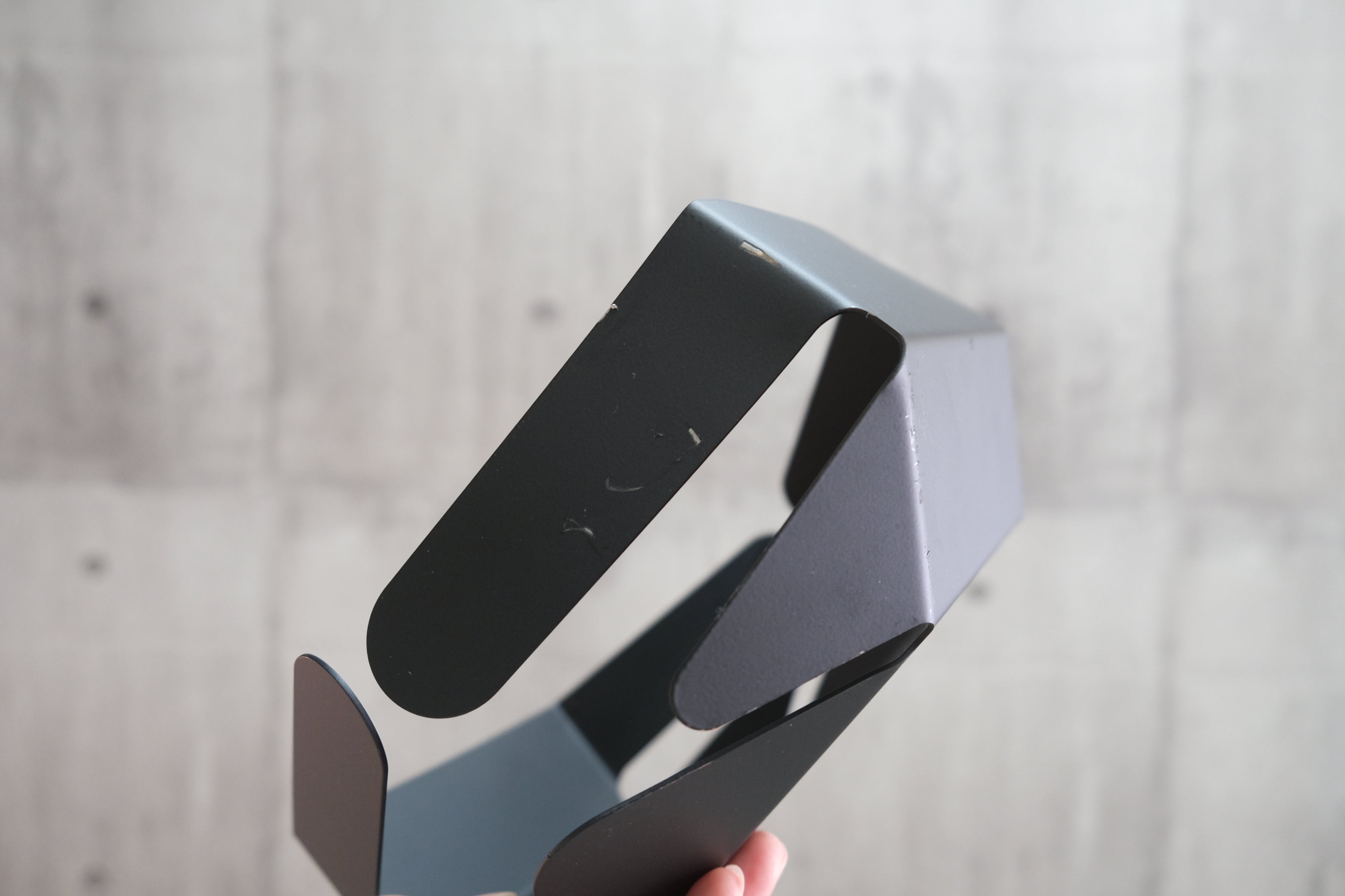 アレッシィ GIA16 フルーツボウル［ブラック］｜Giulio Iacchetti デザイン／Trashシリーズ ALESSI