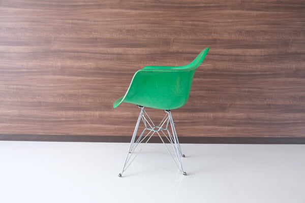 チャールズ&レイ・イームズ ファイバーグラス アームシェルチェア モダニカ 緑 Charles & Ray Eames MODERNICA Fiberglass Armshell Chair green