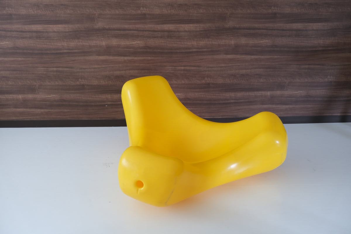 [希少モデル]Marc Newson《BUCKY II》｜黄色のラウンジチェア