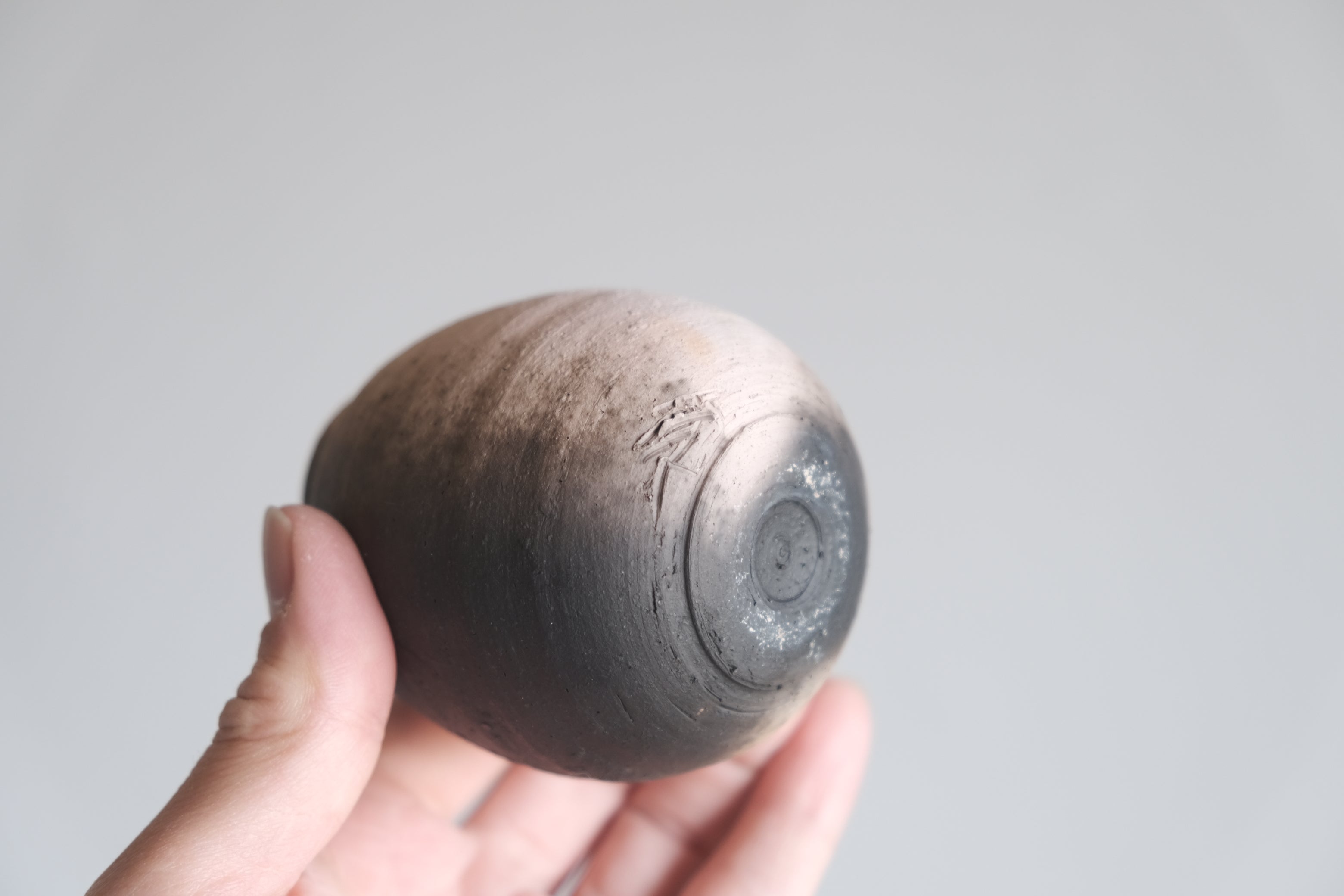 棚橋祐介｜初期作品 小壺（径約6cm）窯印あり｜陶器 オブジェ