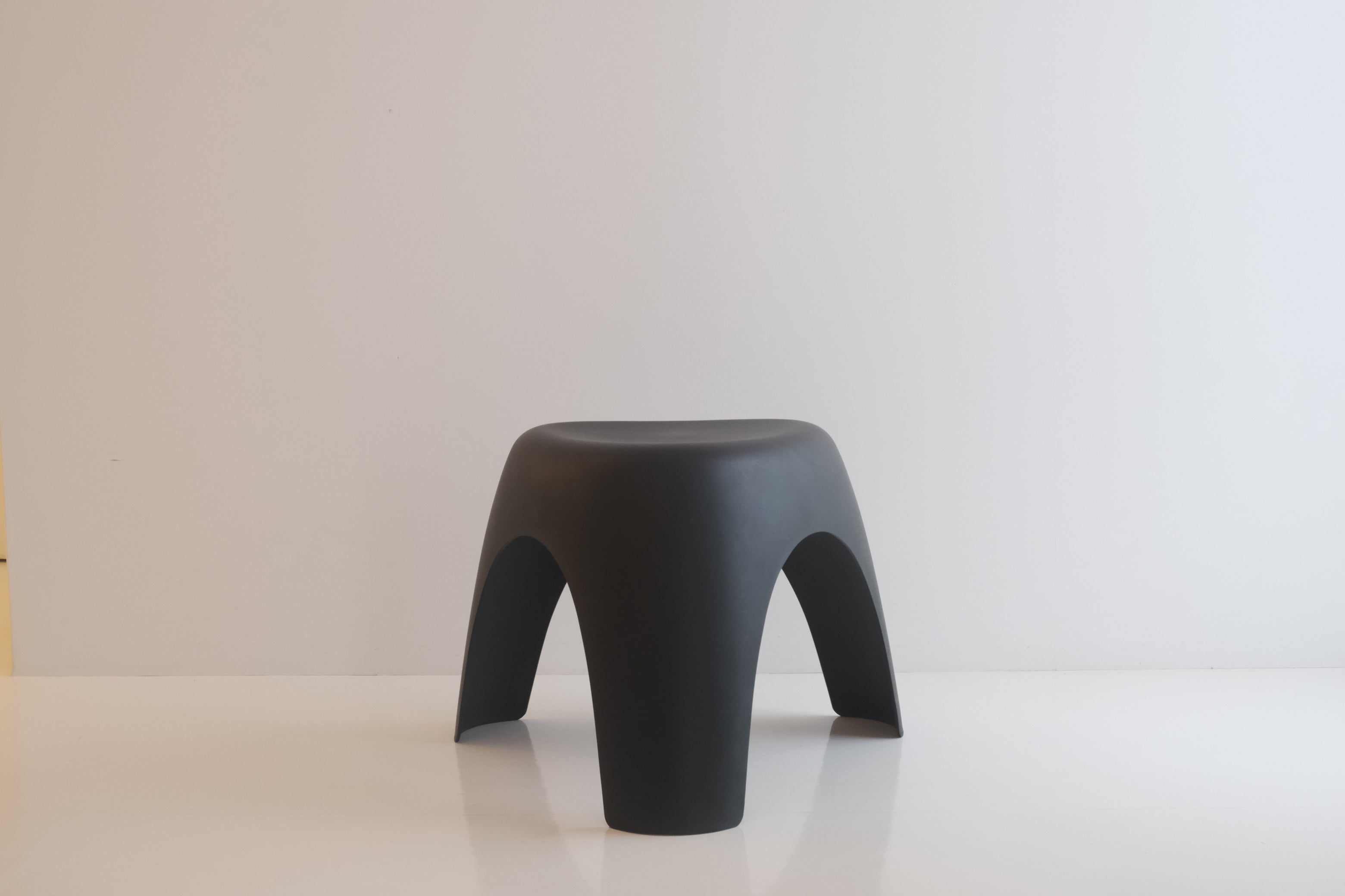 柳宗理 エレファントスツール Elephant Stool ヴィトラ Vitra Chair Yanagi Sori 黒 ブラック