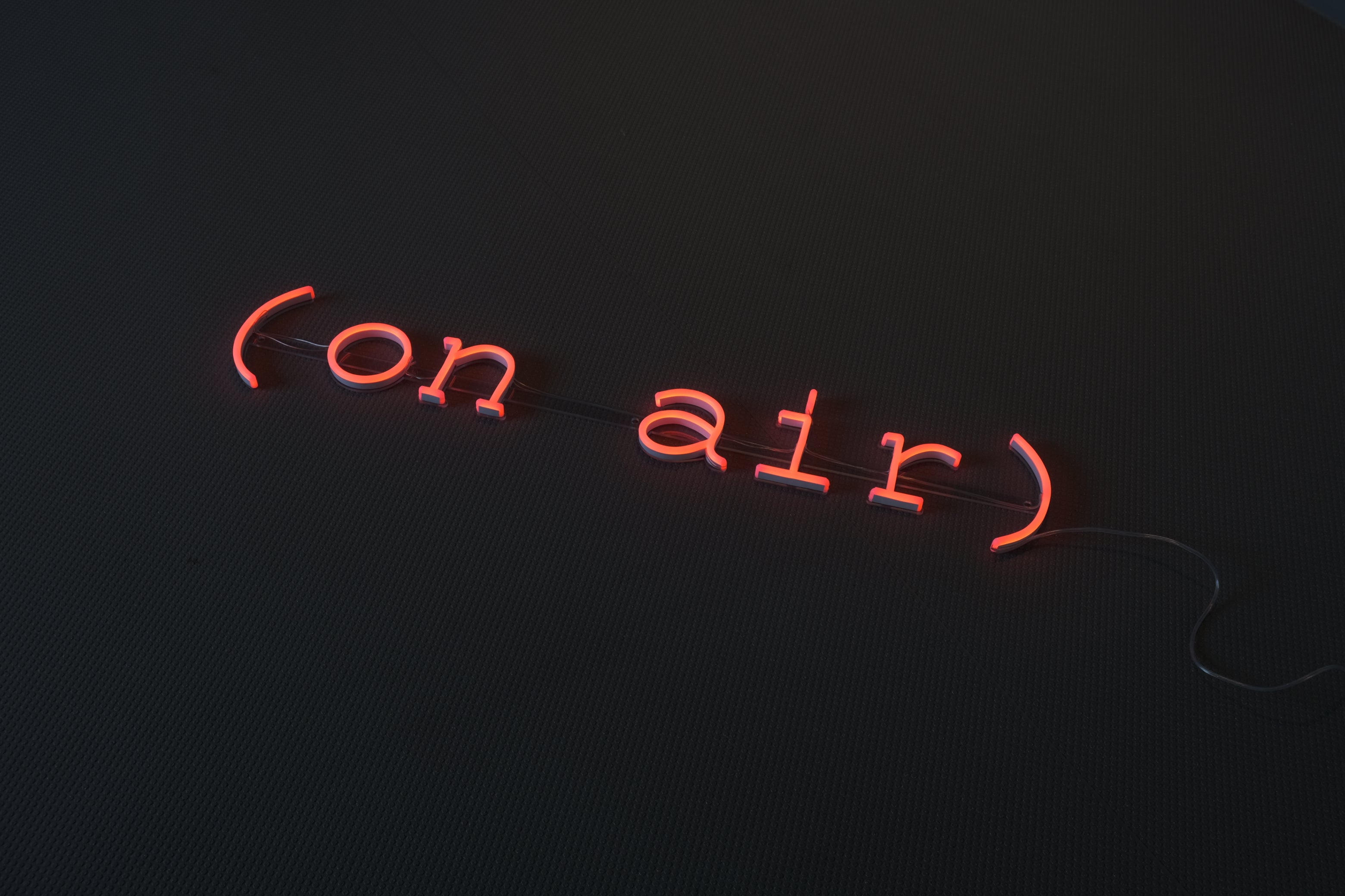 Yellowpop｜“(on air)” LEDネオンサイン｜イギリス発ネオンアート（展示品）