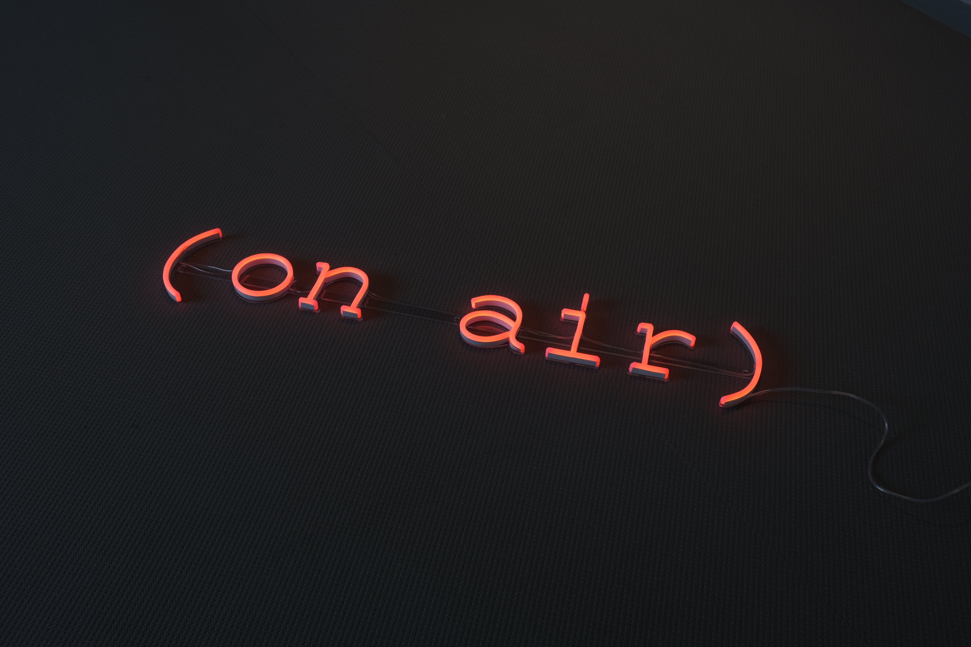 Yellowpop｜“(on air)” LEDネオンサイン｜イギリス発ネオンアート（展示品）