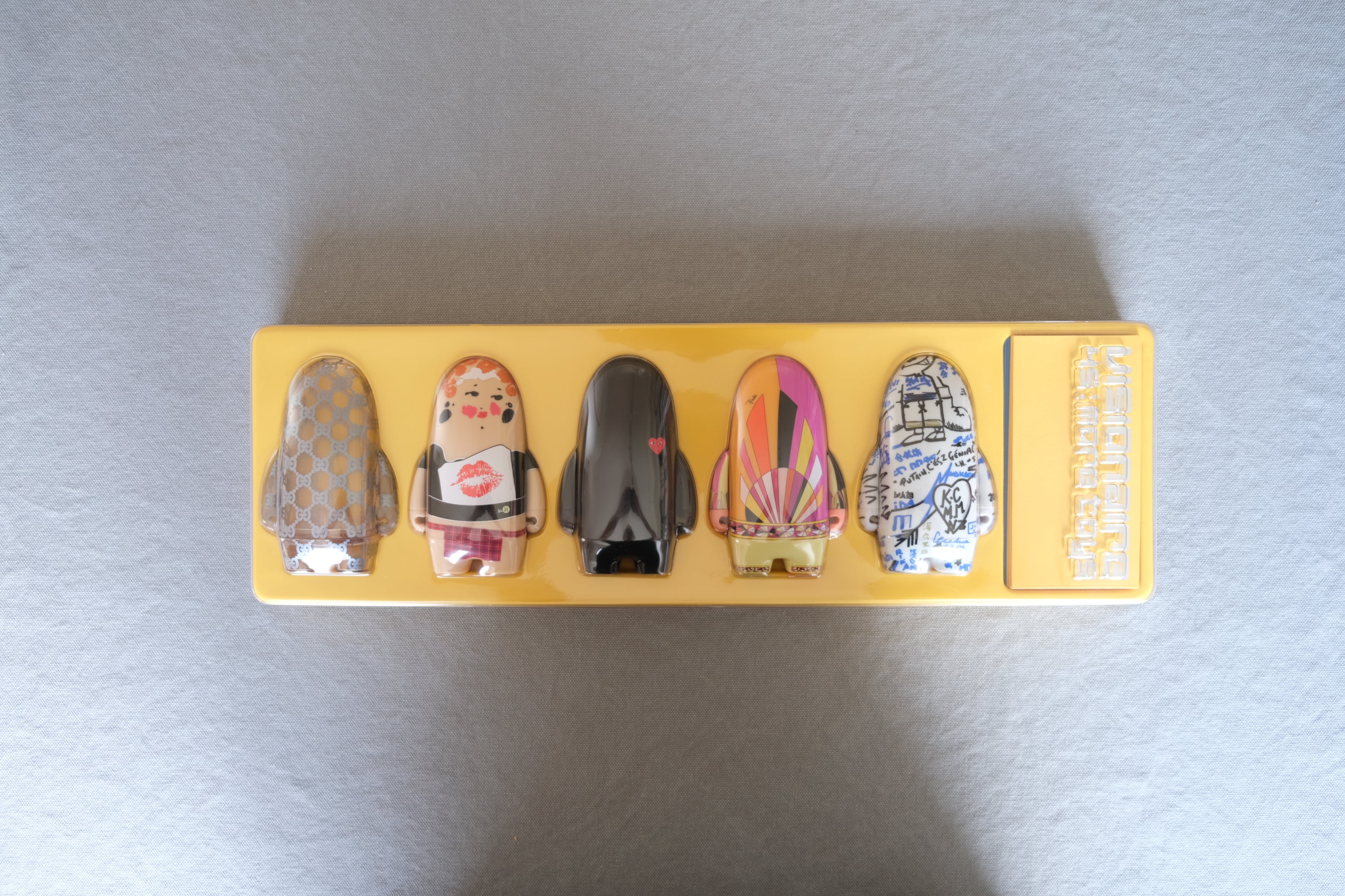 VISIONAIRE 45: More Toys Yellow｜Kidrobot フィギュアセット 2005年 限定版