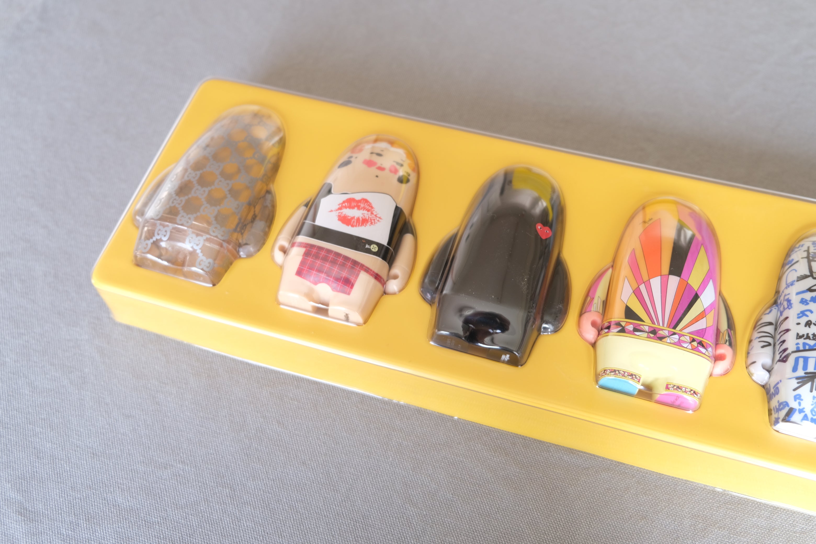 VISIONAIRE 45: More Toys Yellow｜Kidrobot フィギュアセット 2005年 限定版