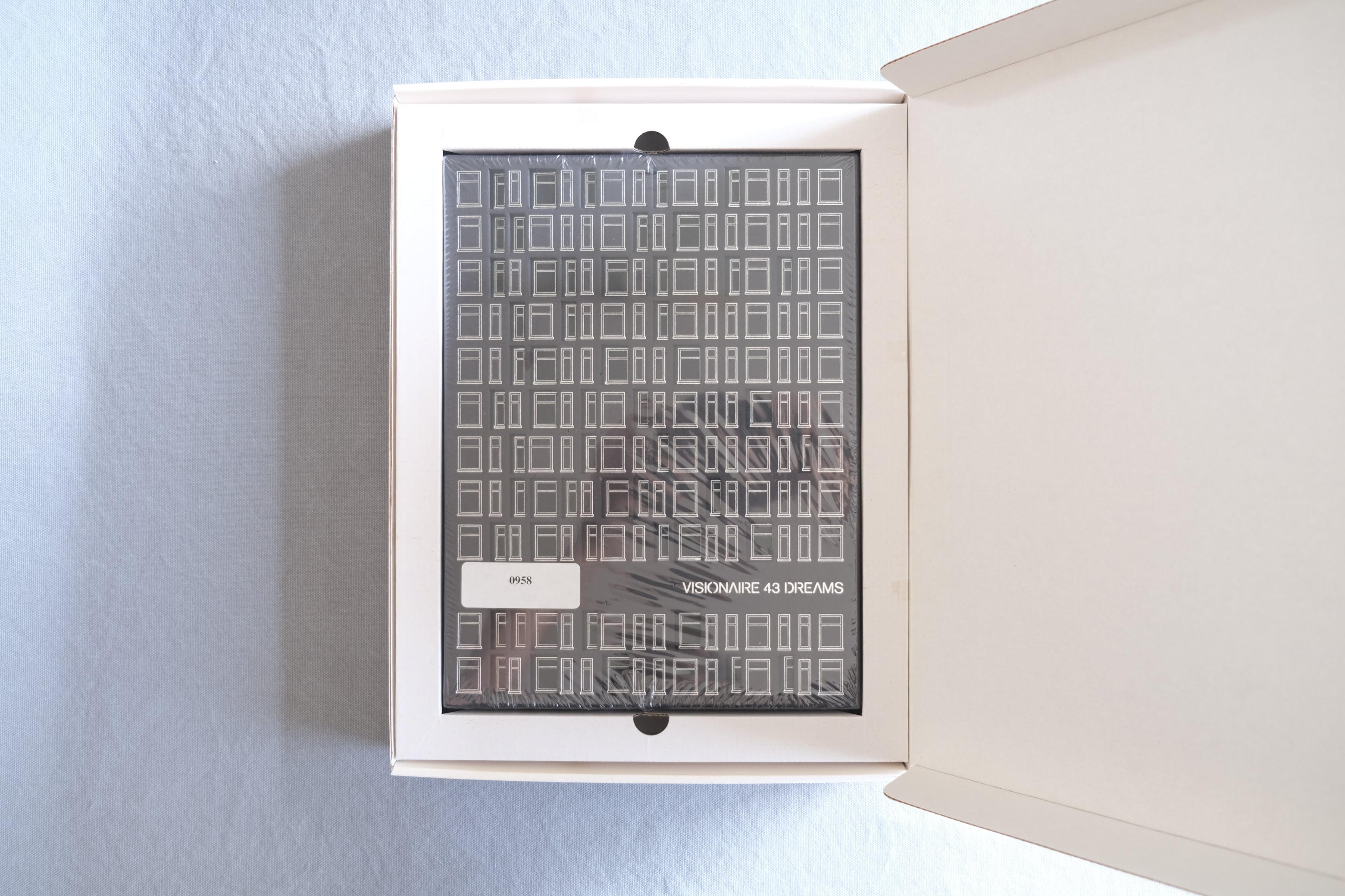 VISIONAIRE 43: Dreams｜レーザーカッティング特装本 2004年 限定1500部 未使用品