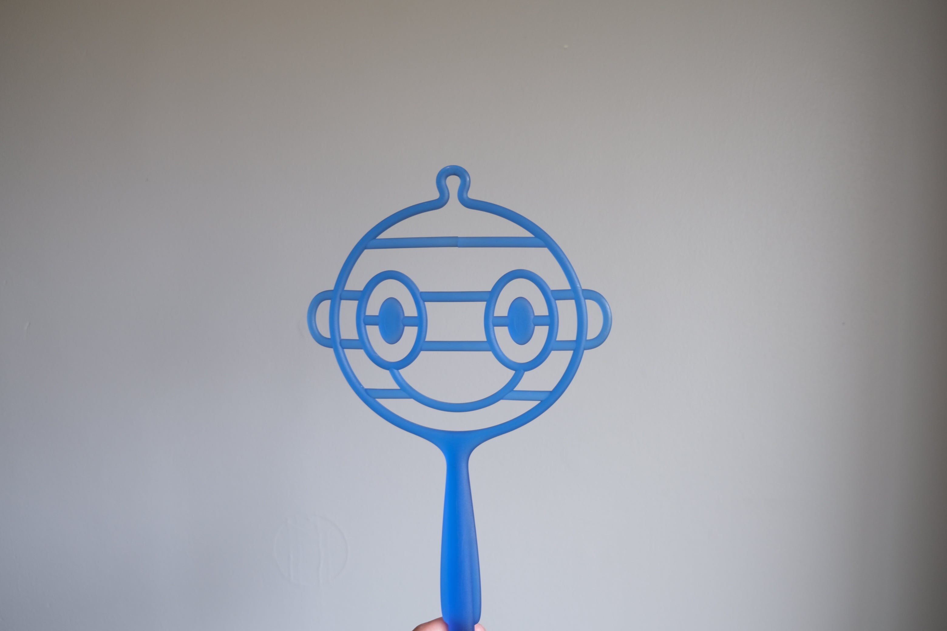 ALESSI Spank 布団たたき｜顔を持つ生活道具 ステファノ・ジョバンノーニ