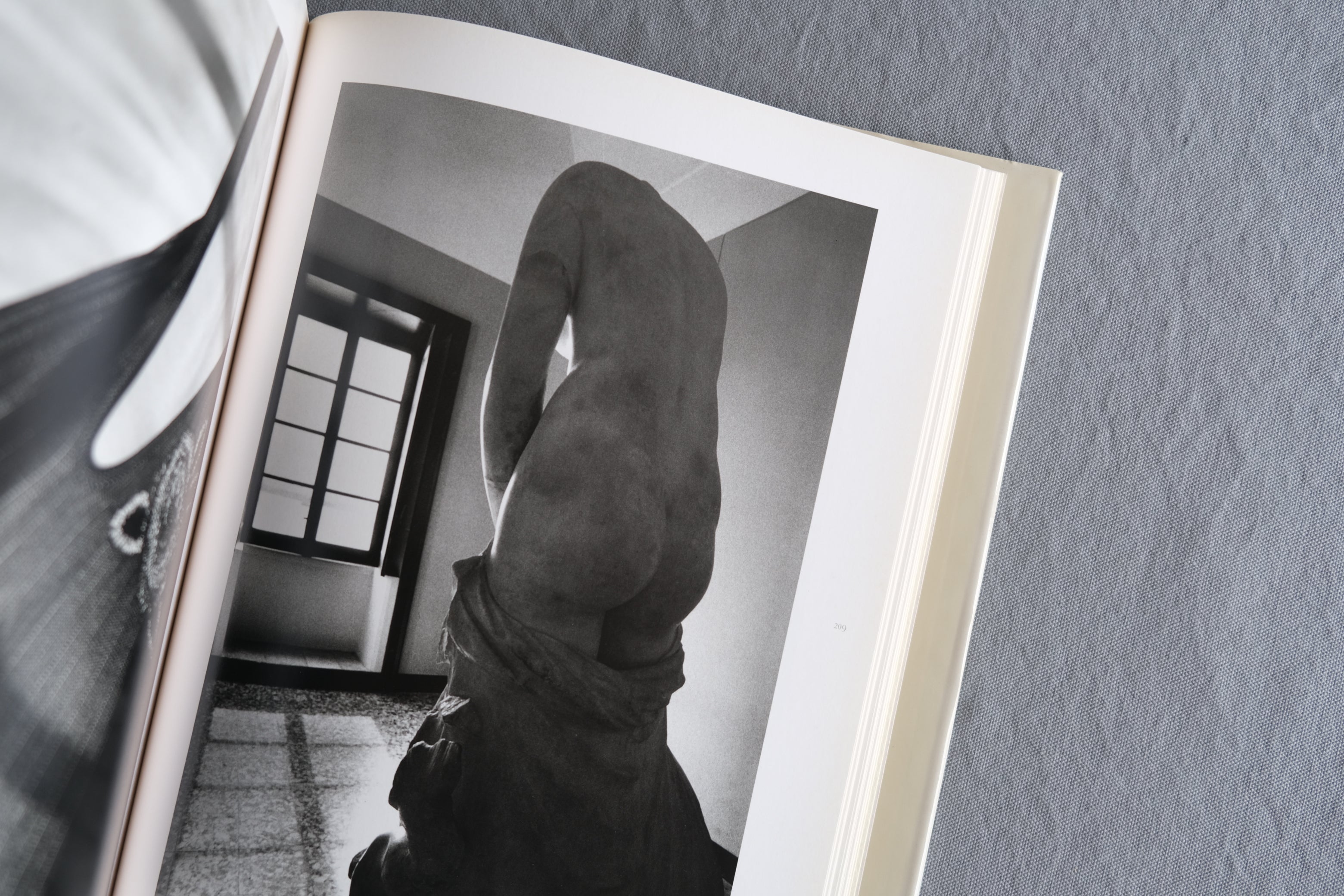 Jeanloup Sieff 1950–1990: Time Will Pass Like Rain｜ジャンルー・シーフ写真集 英語版 1990年初版