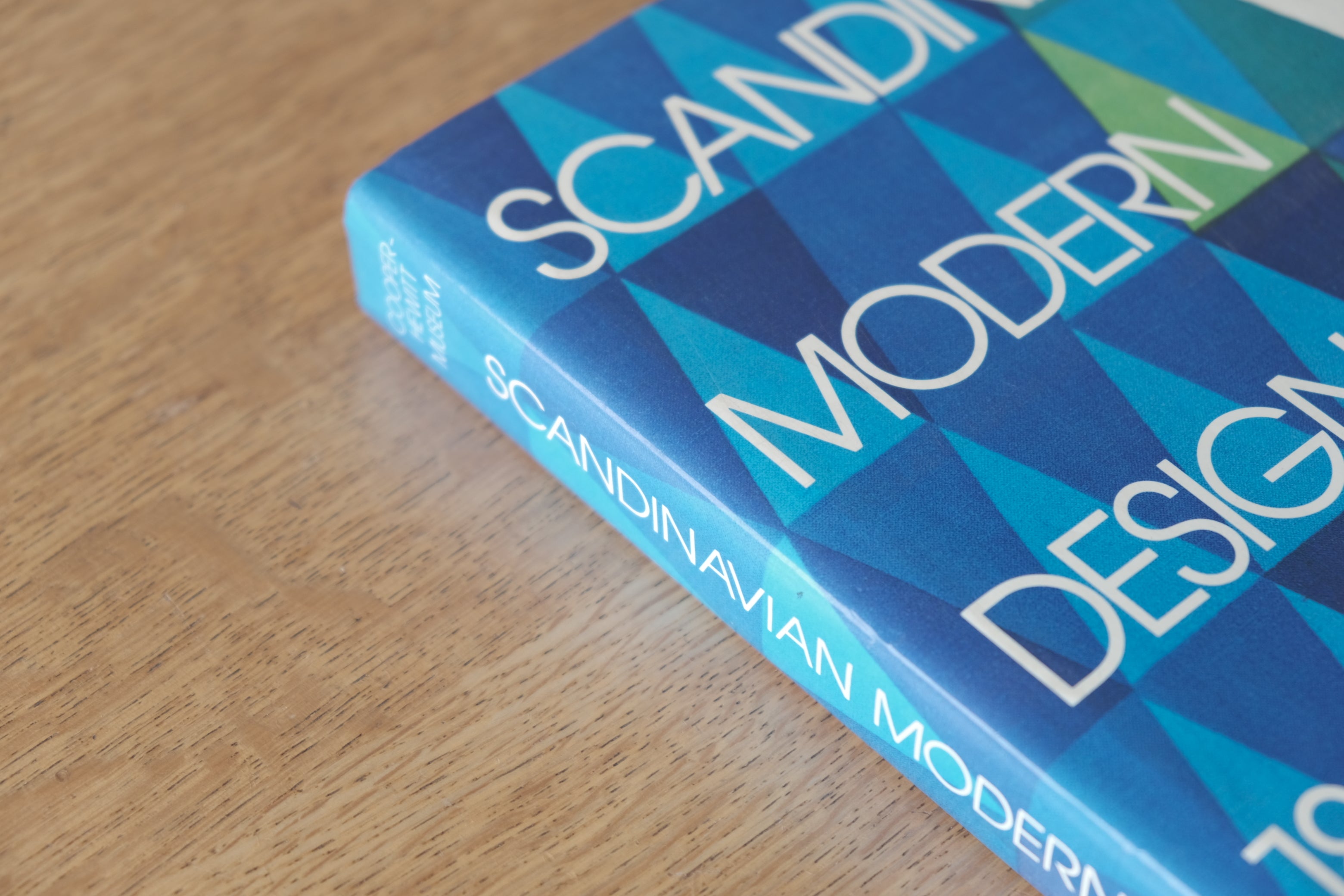 Scandinavian Modern Design 1880–1980｜北欧モダンデザイン100年史 デザイン・家具・工芸資料集