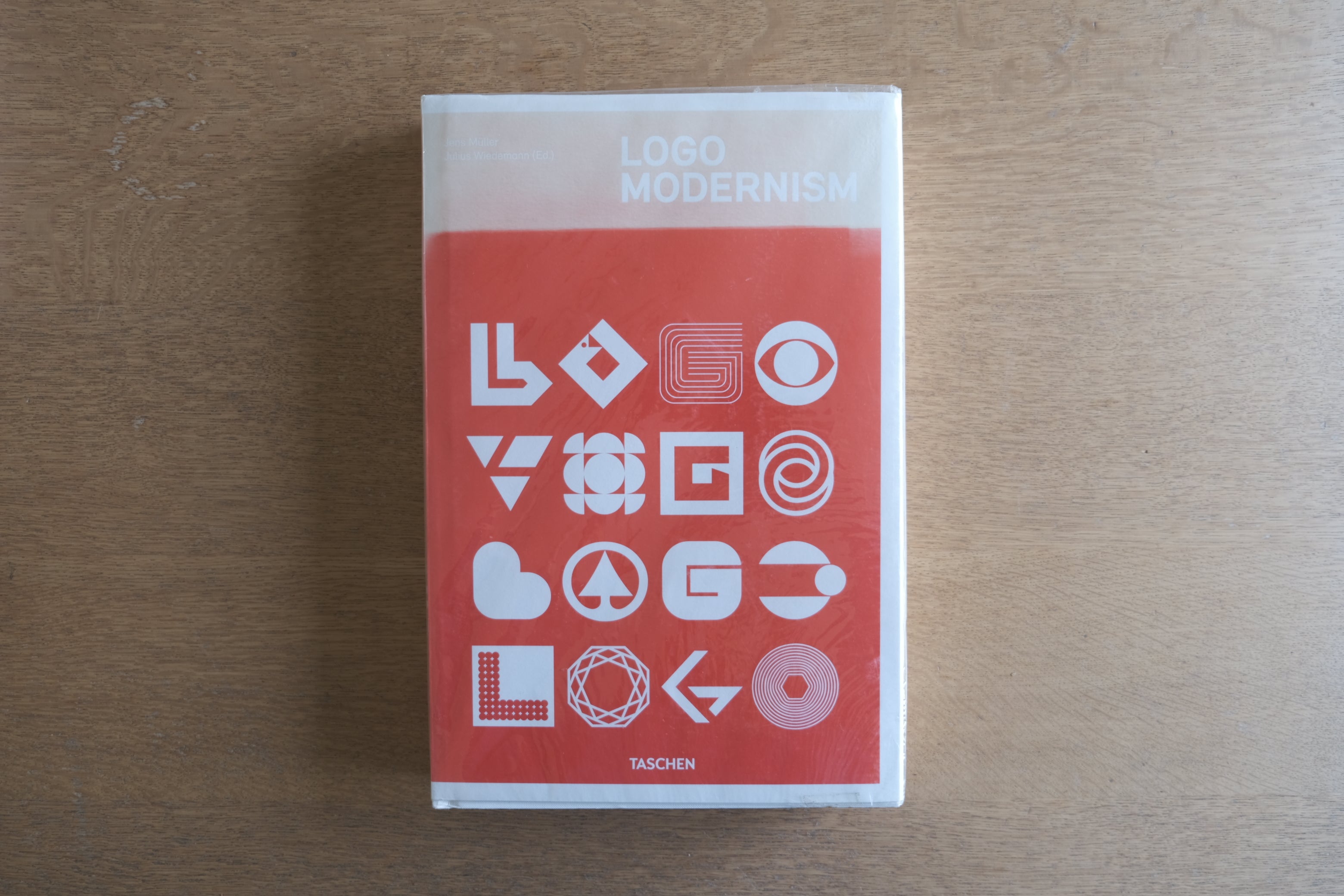 Logo Modernism｜モダニズム・ロゴデザイン資料集 Taschen 2015年刊