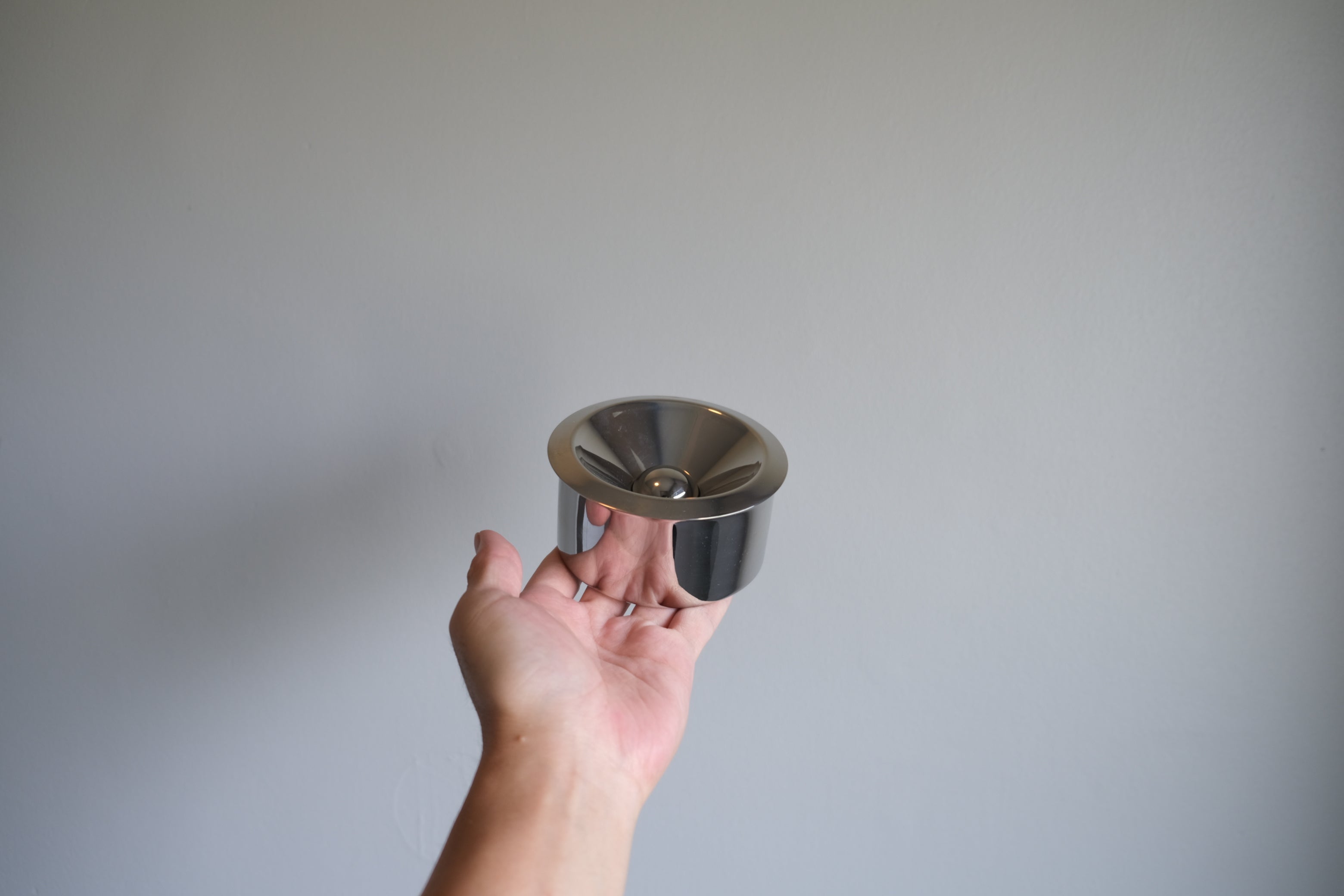 マリアンネ・ブラント｜ALESSI 90010/I ステンレス製バウハウス灰皿｜未使用・デッドストック