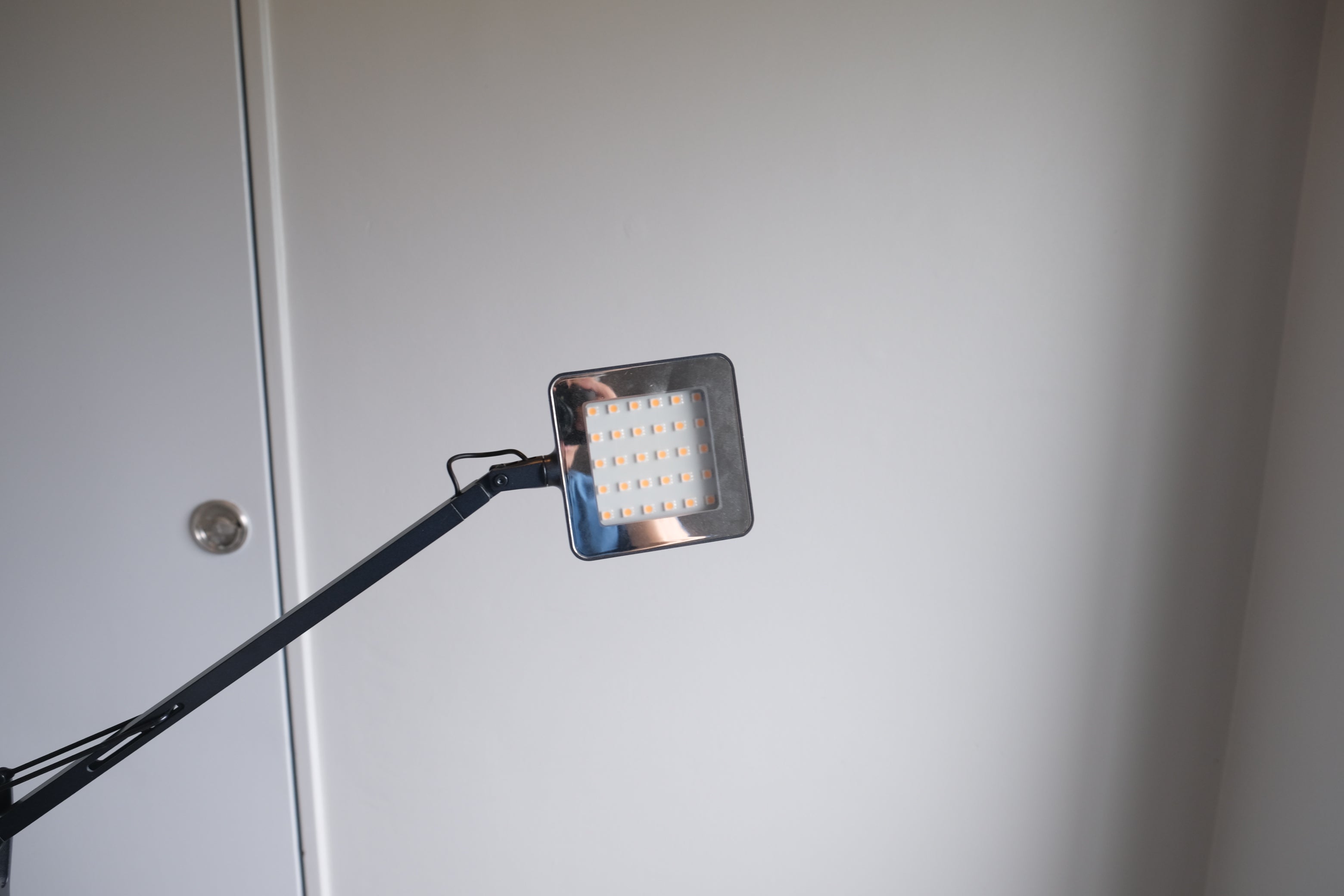 FLOS KELVIN F LED フロアライト｜Antonio Citterio アントニオ・チッテリオ｜ブラック