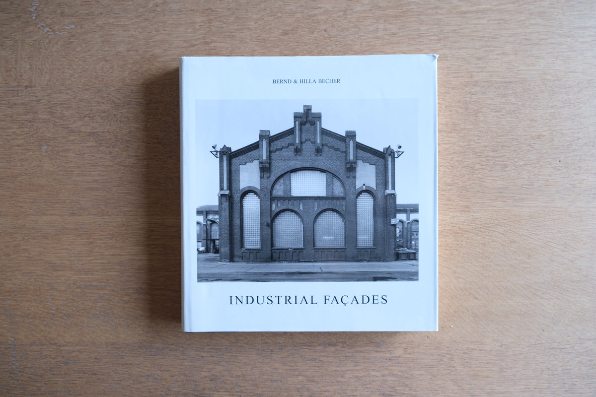Bernd & Hilla Becher｜Industrial Facades｜ベルント＆ヒラ・ベッヒャー 工業建築写真集 1995年 MIT Press