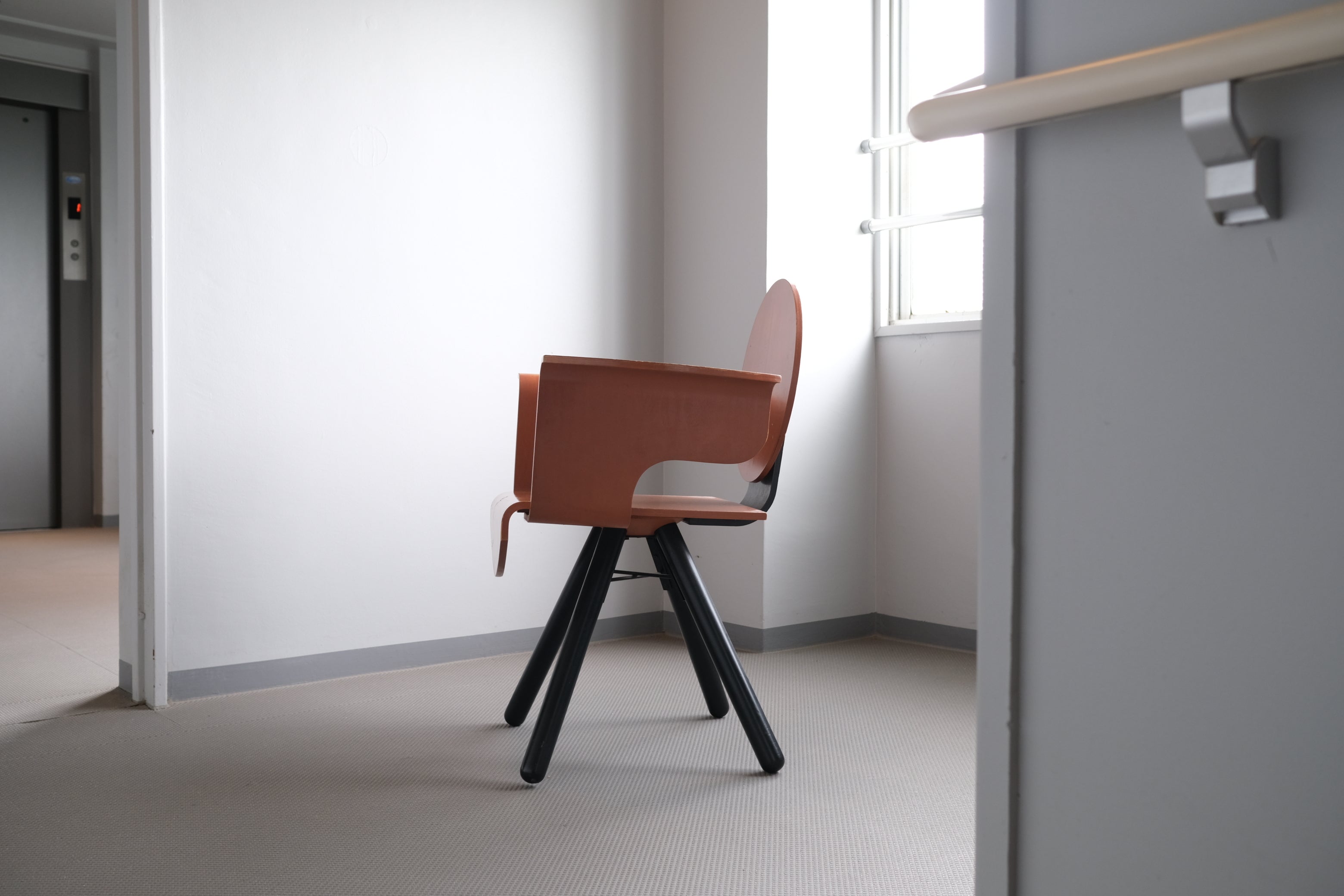 内田繁「8月の椅子」｜August Chair（イル・パラッツォ客室使用品）