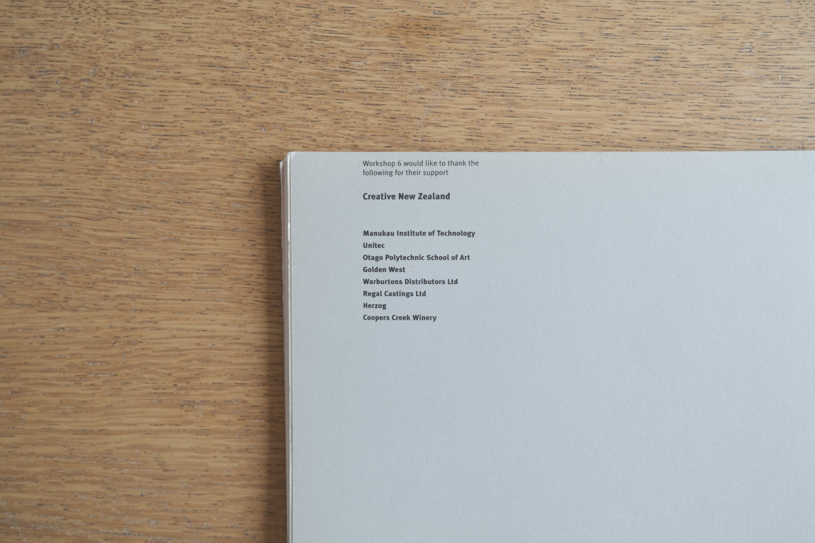 Pretty 12 – Contemporary Jewellery Catalogue［Lisa Walker, Jane Dodd 他］