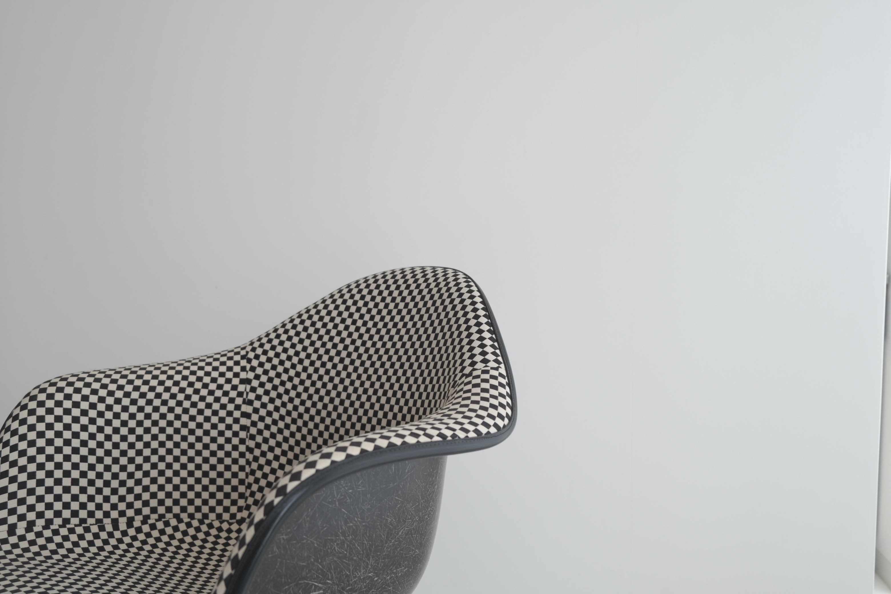 【Herman Miller × Alexander Girard】ヴィンテージ アームシェルチェア｜チェッカーファブリック × エッフェルベース