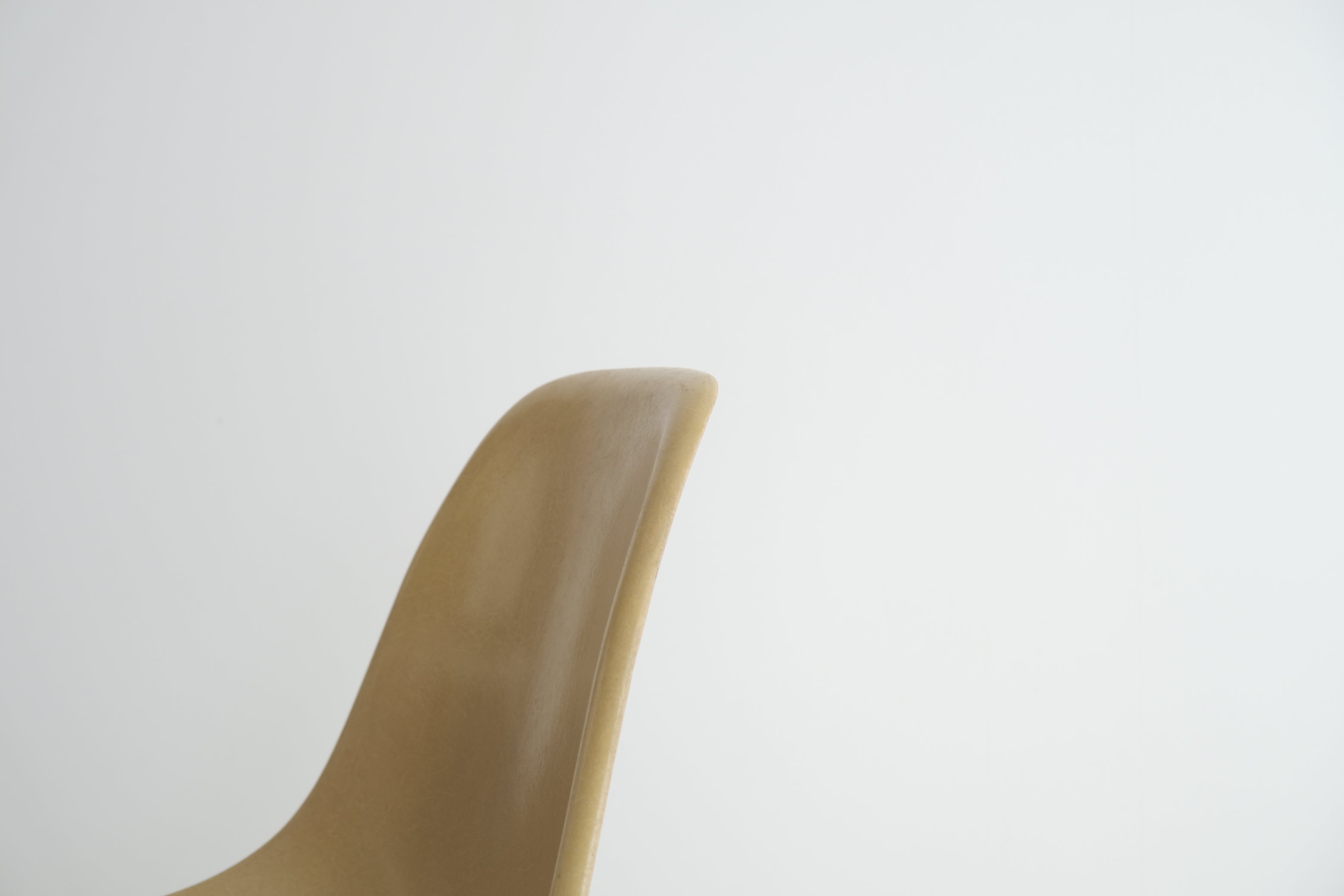 EAMES SIDE SHELL CHAIR（エッフェルベース）｜イームズ サイドシェルチェア No.2〈ファイバーグラス〉
