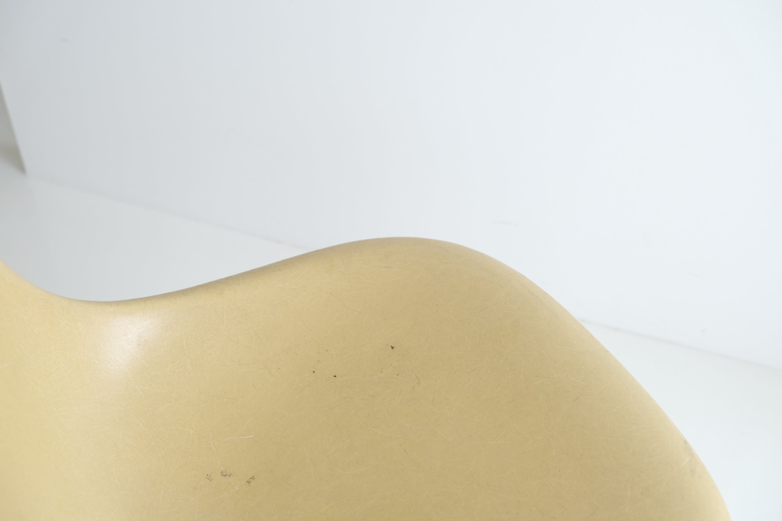 EAMES SIDE SHELL CHAIR（エッフェルベース）｜イームズ サイドシェルチェア No.2〈ファイバーグラス〉