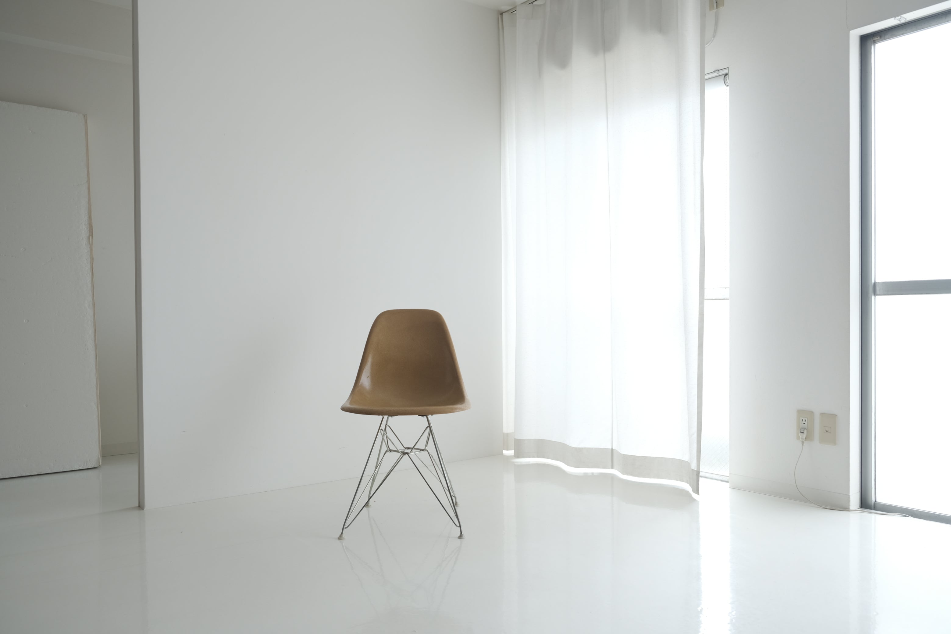 EAMES SIDE SHELL CHAIR（エッフェルベース）｜イームズ サイドシェルチェア No.3〈ファイバーグラス〉